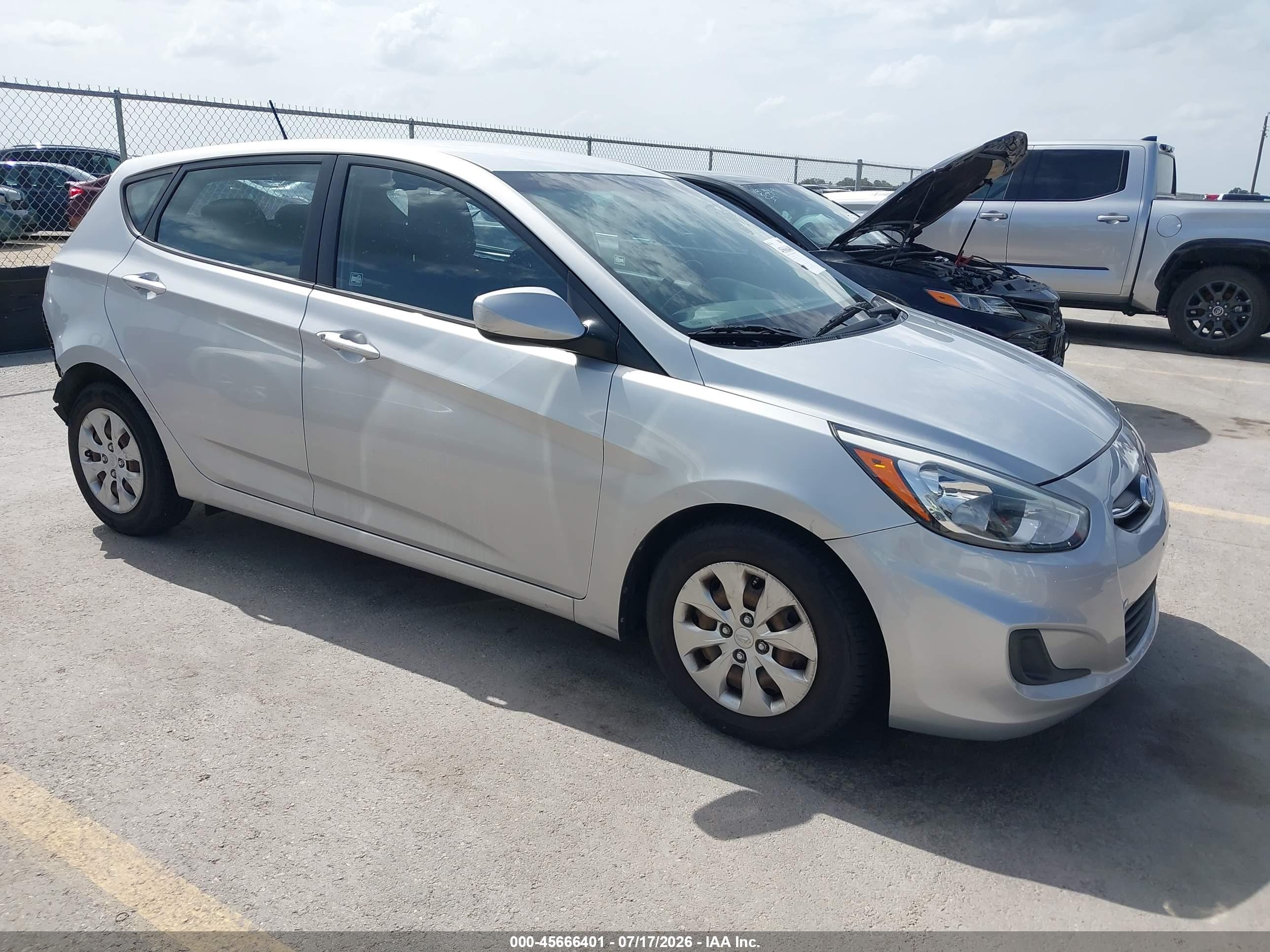 2015 Hyundai Accent Gs Silver vin: KMHCT5AE6FU213351