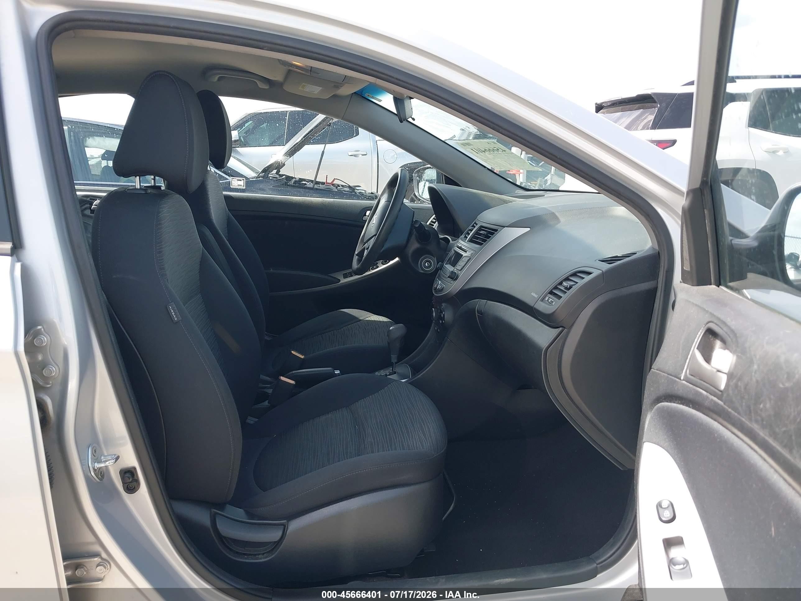 2015 Hyundai Accent Gs Silver vin: KMHCT5AE6FU213351