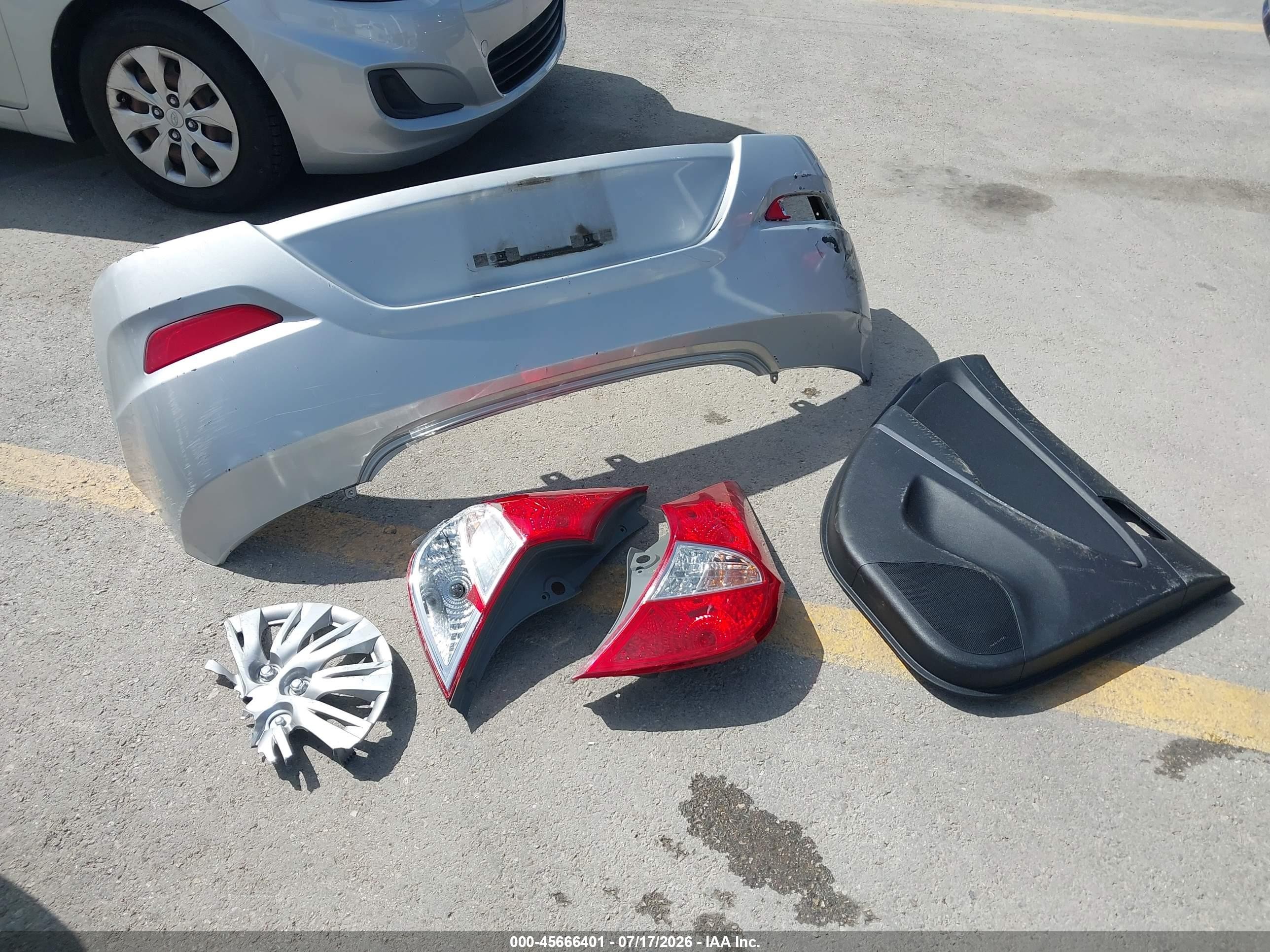 2015 Hyundai Accent Gs Silver vin: KMHCT5AE6FU213351