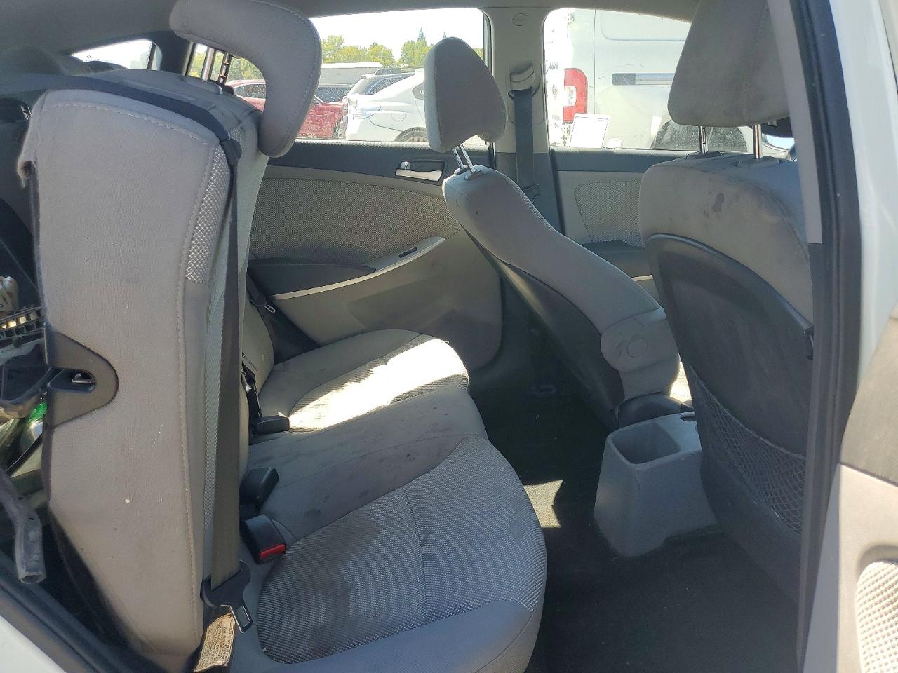 2012 Hyundai Accent Gs White vin: KMHCT5AE7CU051712