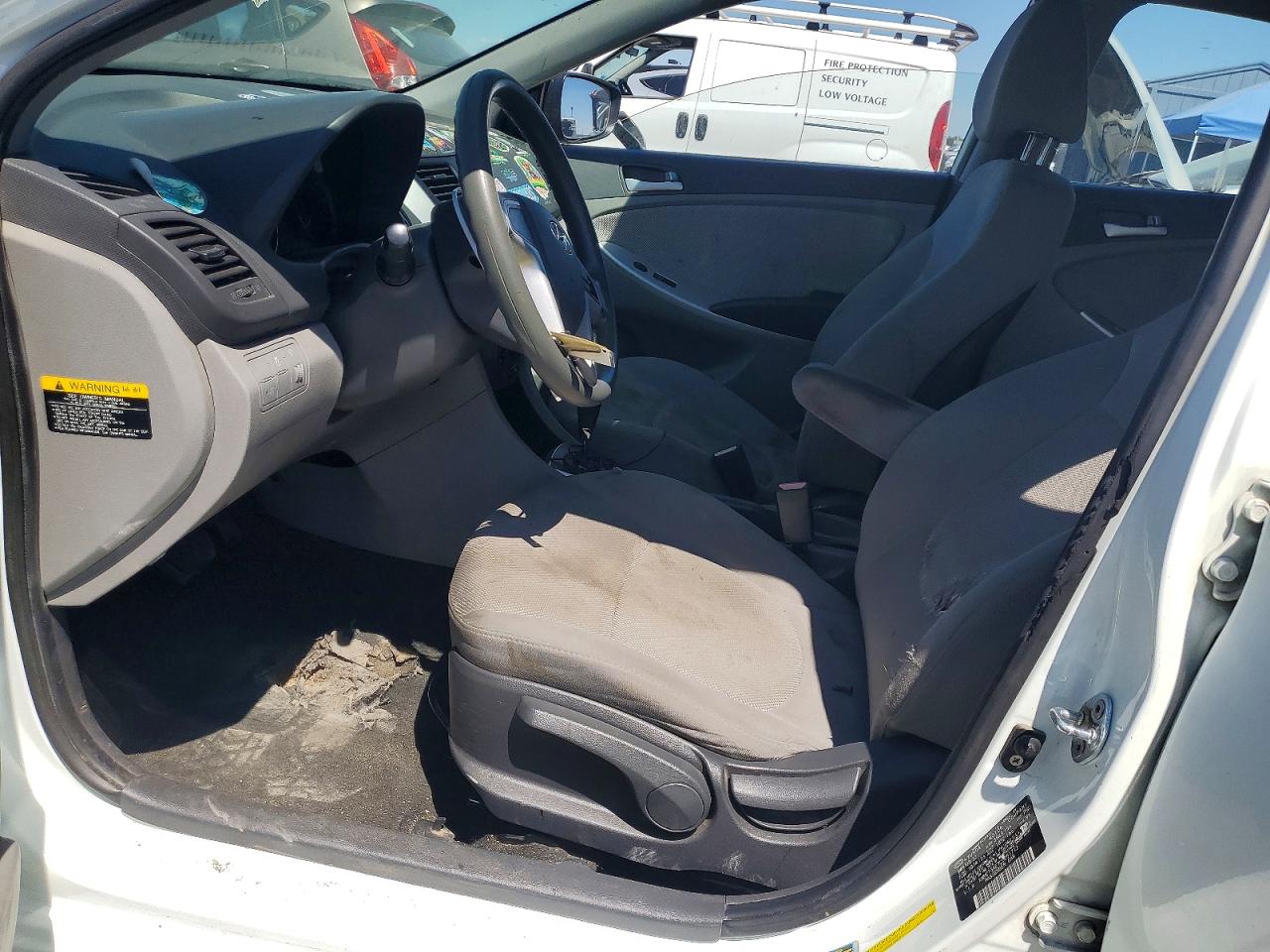2012 Hyundai Accent Gs White vin: KMHCT5AE7CU051712