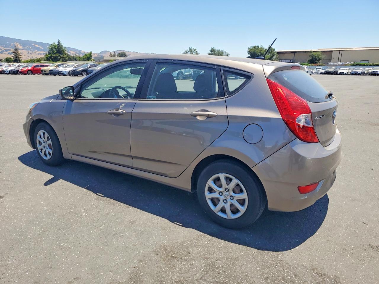 2013 Hyundai Accent Gs Tan vin: KMHCT5AE7DU117080