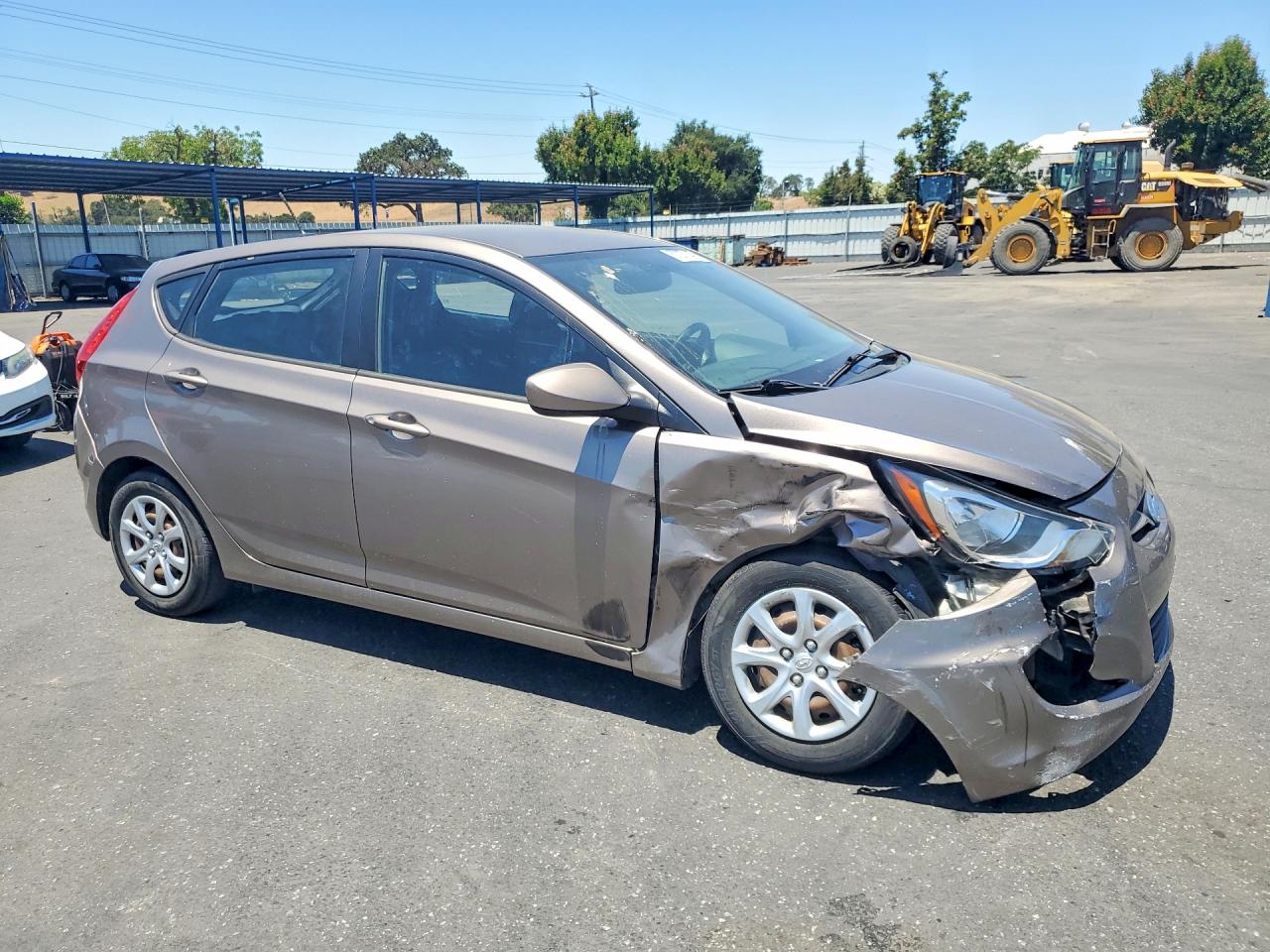 2013 Hyundai Accent Gs Tan vin: KMHCT5AE7DU117080