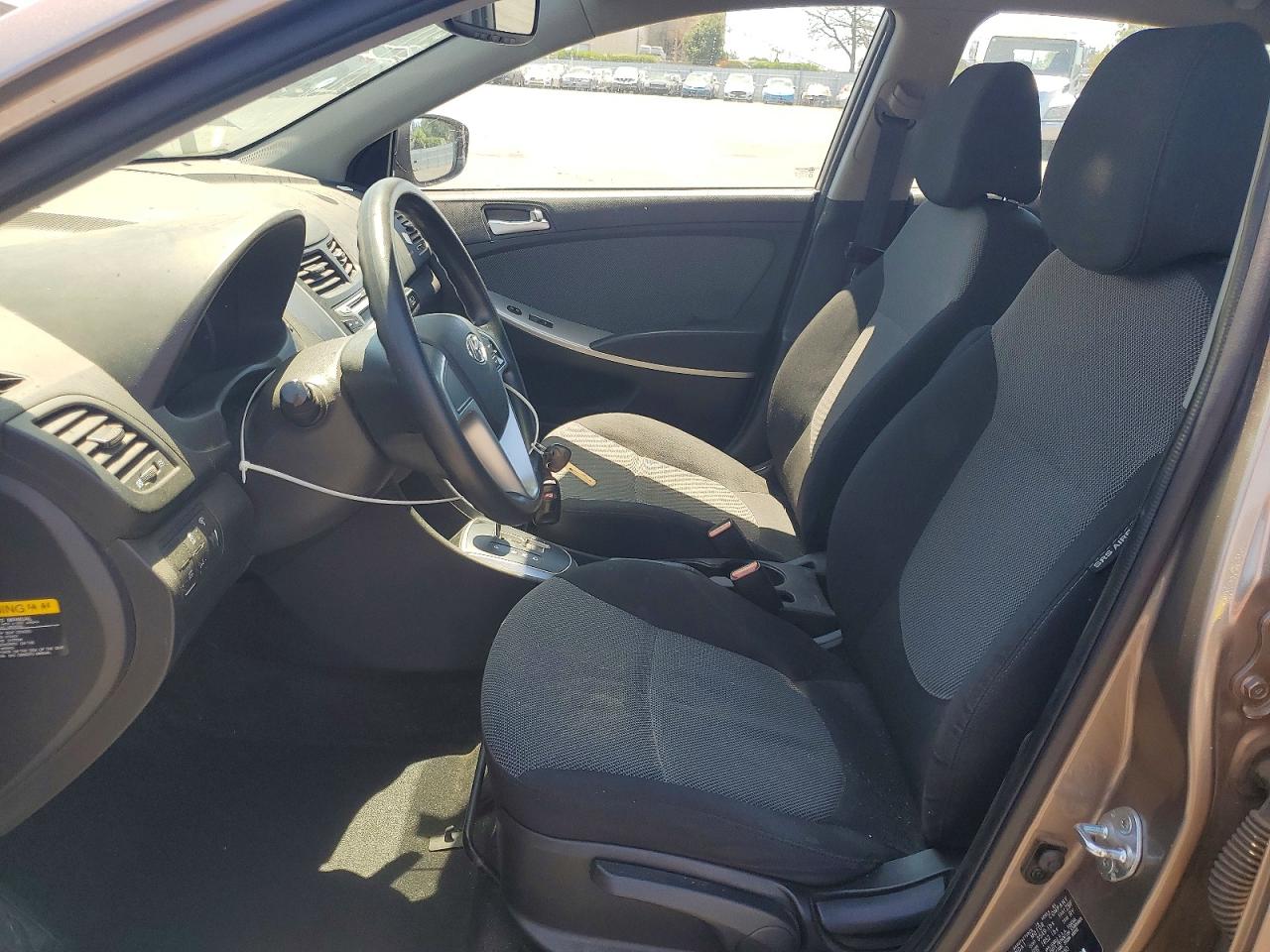 2013 Hyundai Accent Gs Tan vin: KMHCT5AE7DU117080
