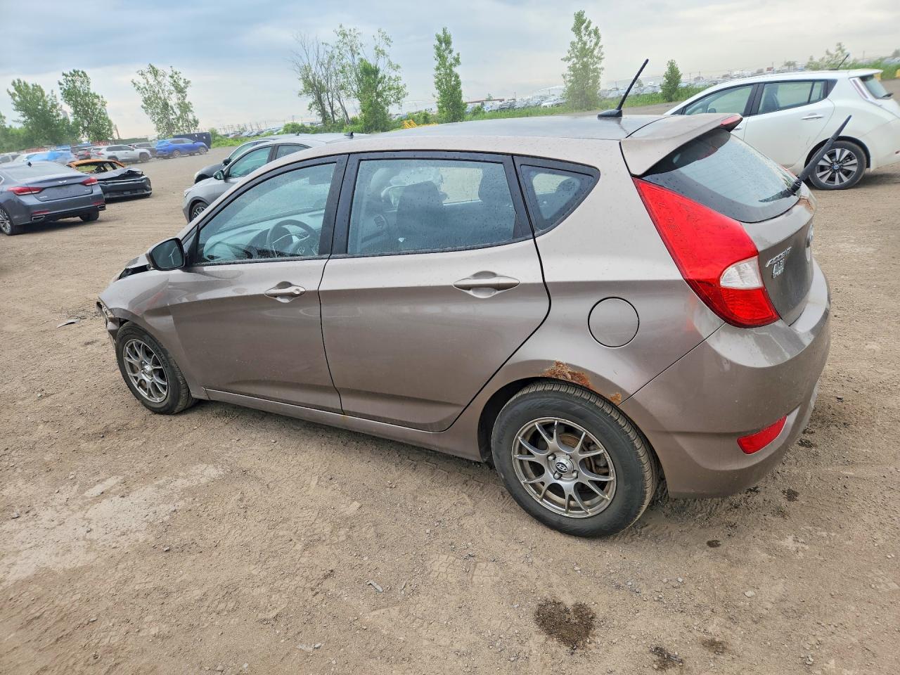 2013 Hyundai Accent Gs Tan vin: KMHCT5AE7DU131710