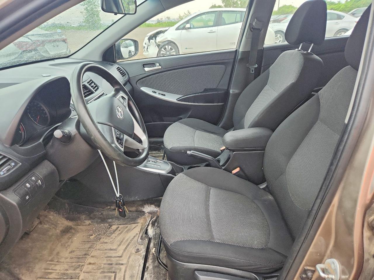 2013 Hyundai Accent Gs Tan vin: KMHCT5AE7DU131710