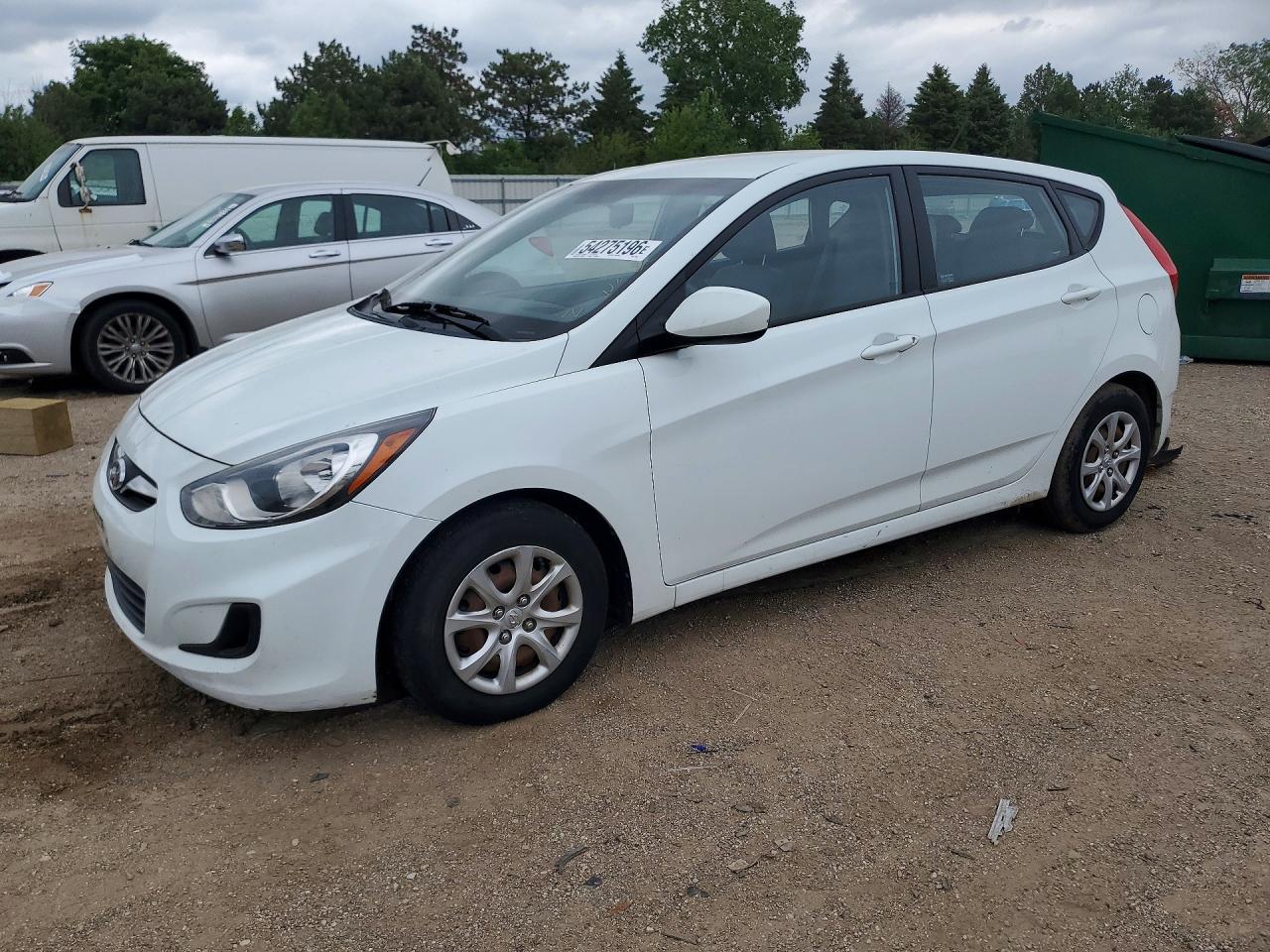 2013 Hyundai Accent Gs White vin: KMHCT5AE7DU136678