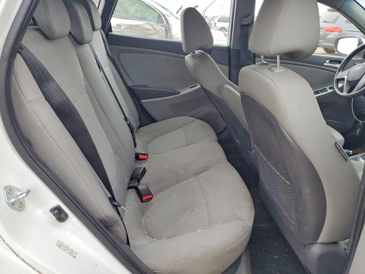 2013 Hyundai Accent Gs White vin: KMHCT5AE7DU136678