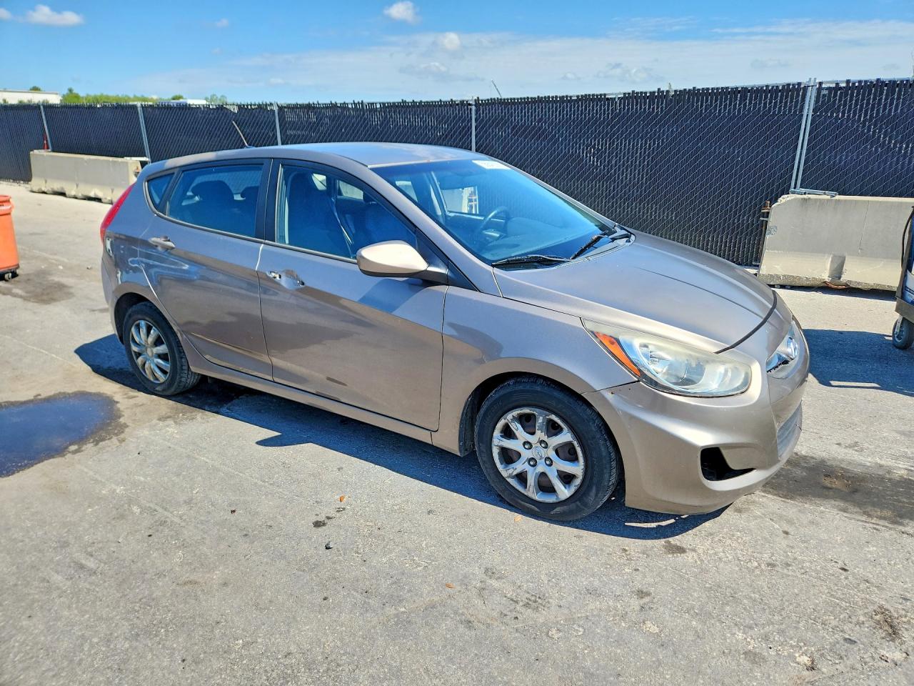2014 Hyundai Accent Gs Gray vin: KMHCT5AE7EU141171