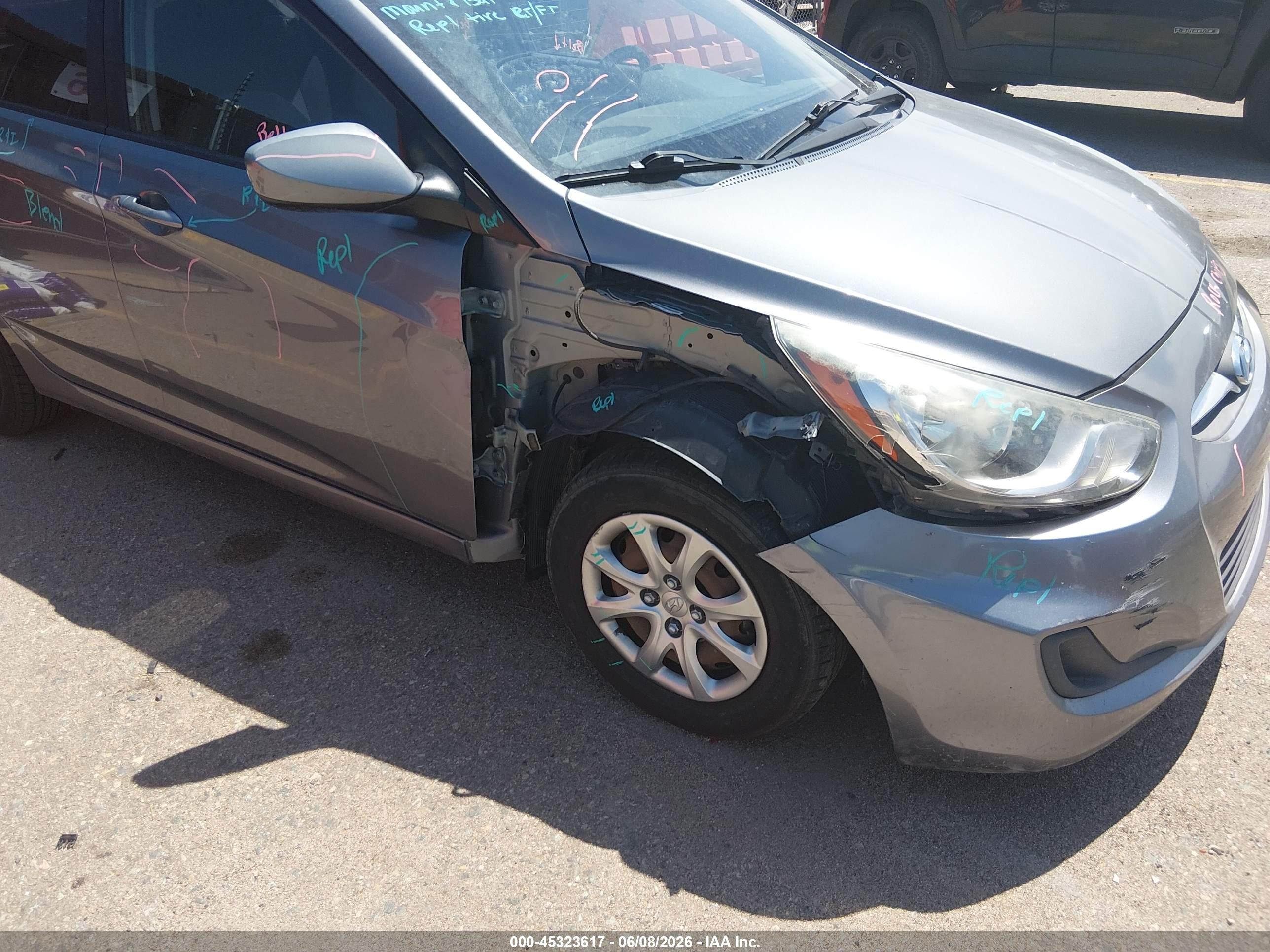 2014 Hyundai Accent Gs Серый vin: KMHCT5AE7EU171514