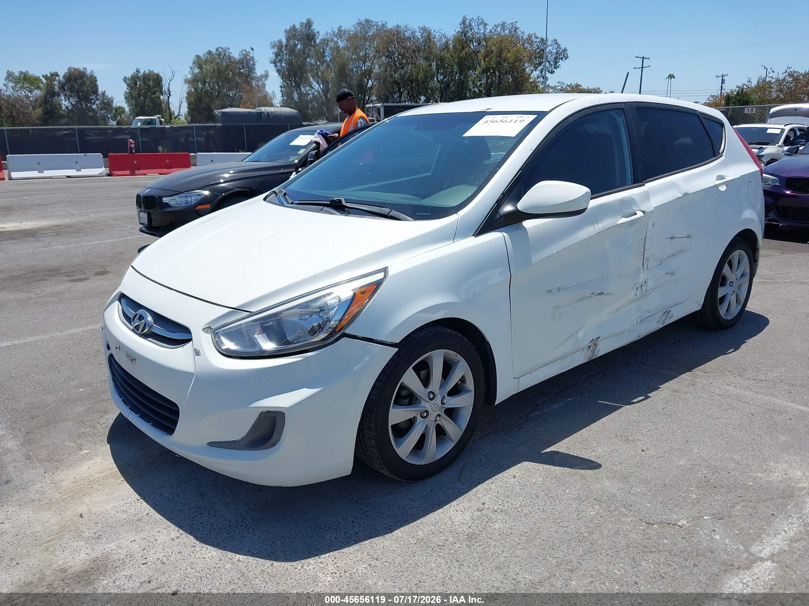 2015 Hyundai Accent Gs White vin: KMHCT5AE7FU200897