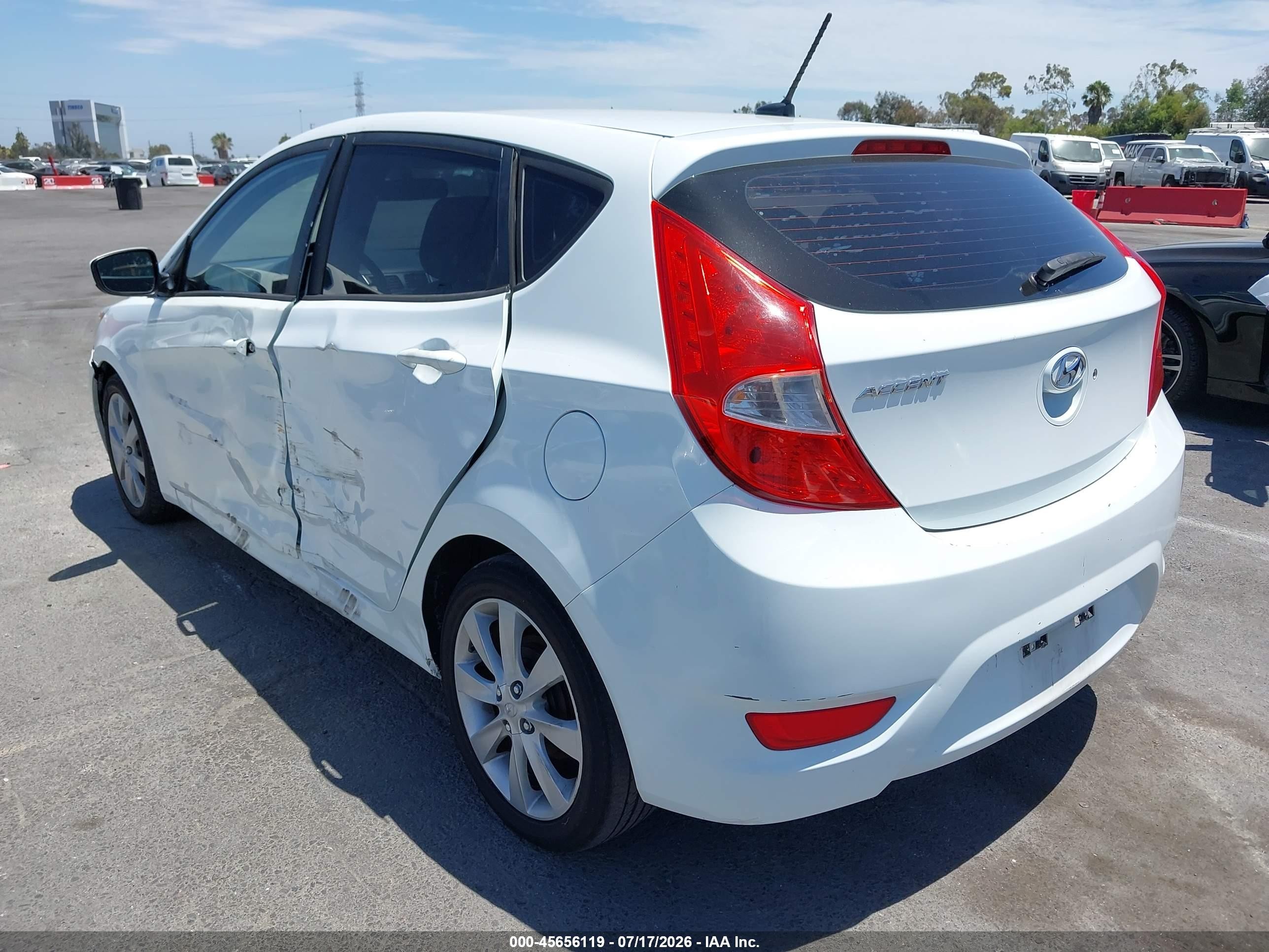 2015 Hyundai Accent Gs White vin: KMHCT5AE7FU200897