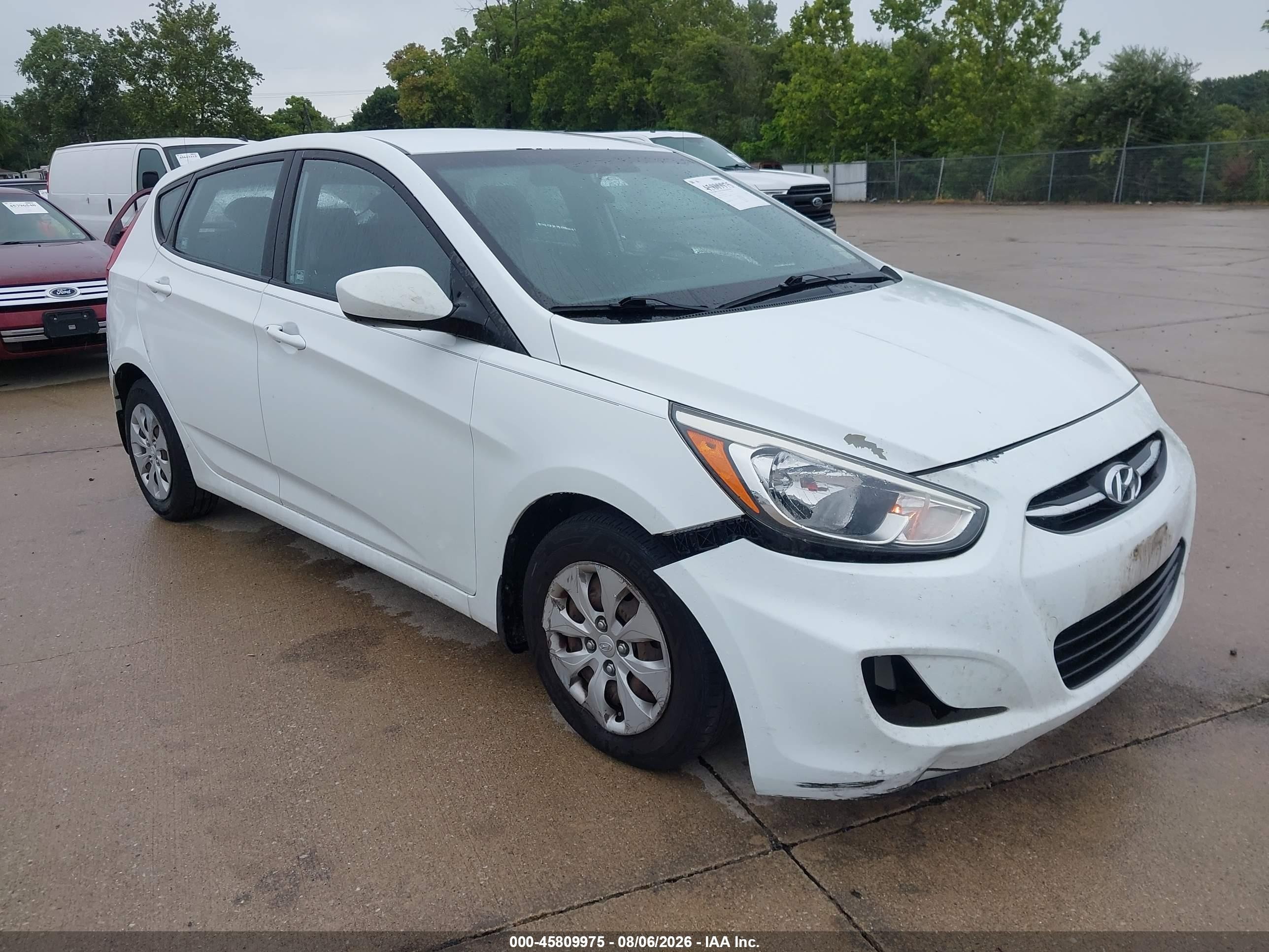 2015 Hyundai Accent Gs Белый vin: KMHCT5AE7FU201404