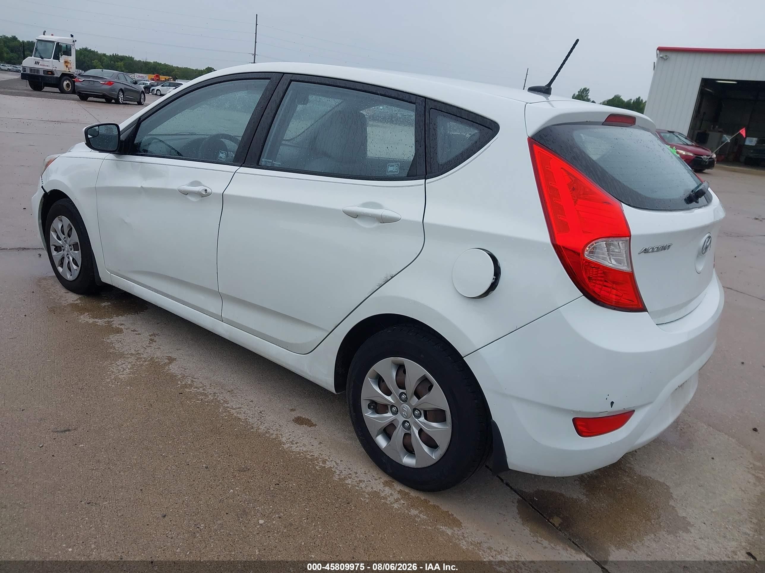 2015 Hyundai Accent Gs White vin: KMHCT5AE7FU201404