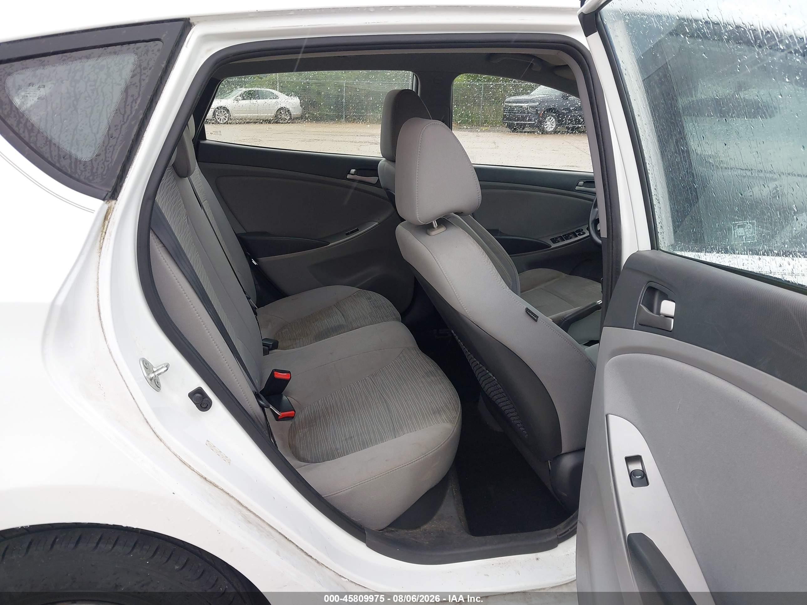 2015 Hyundai Accent Gs White vin: KMHCT5AE7FU201404