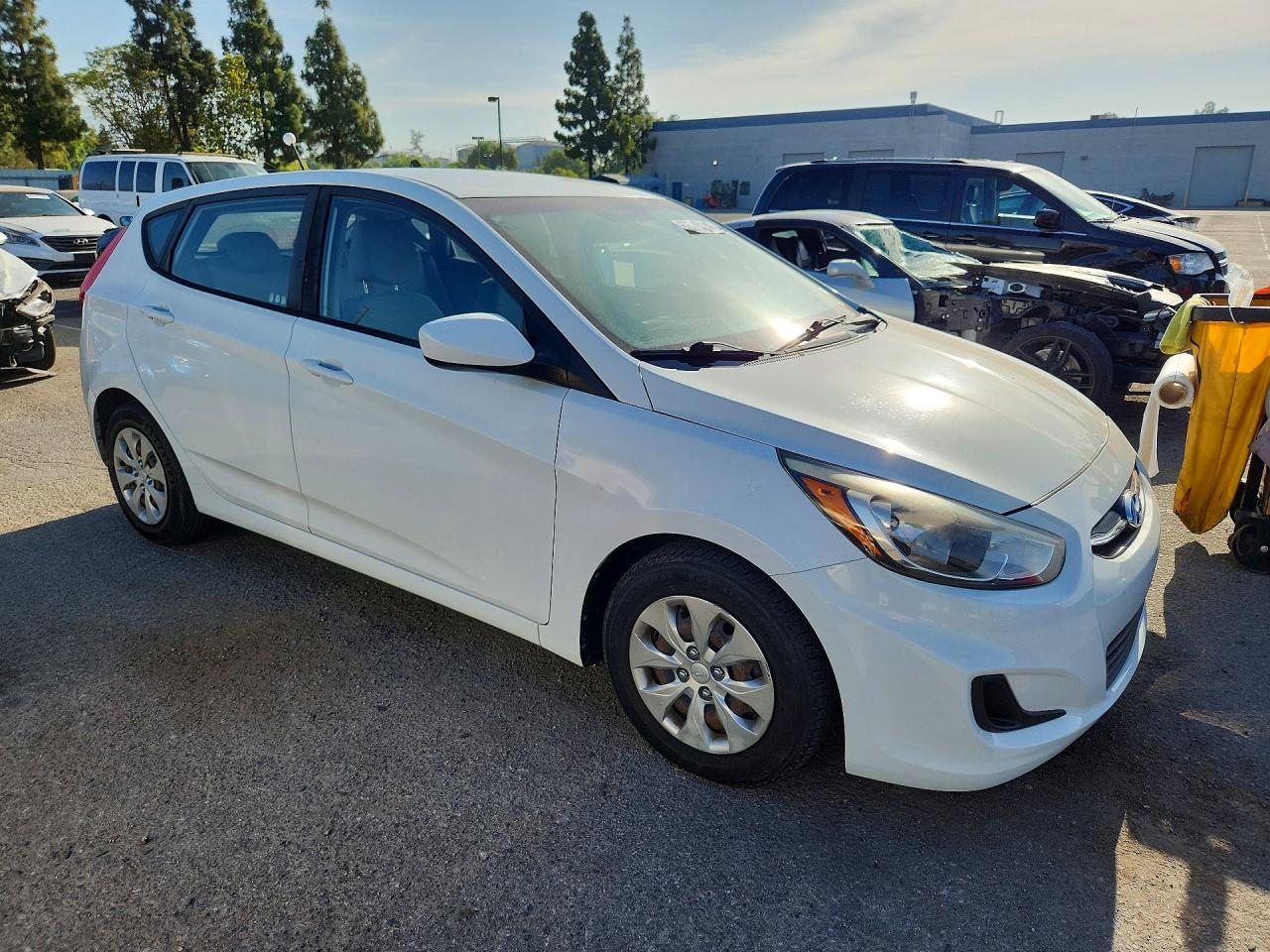 2016 Hyundai Accent Se Белый vin: KMHCT5AE7GU279473