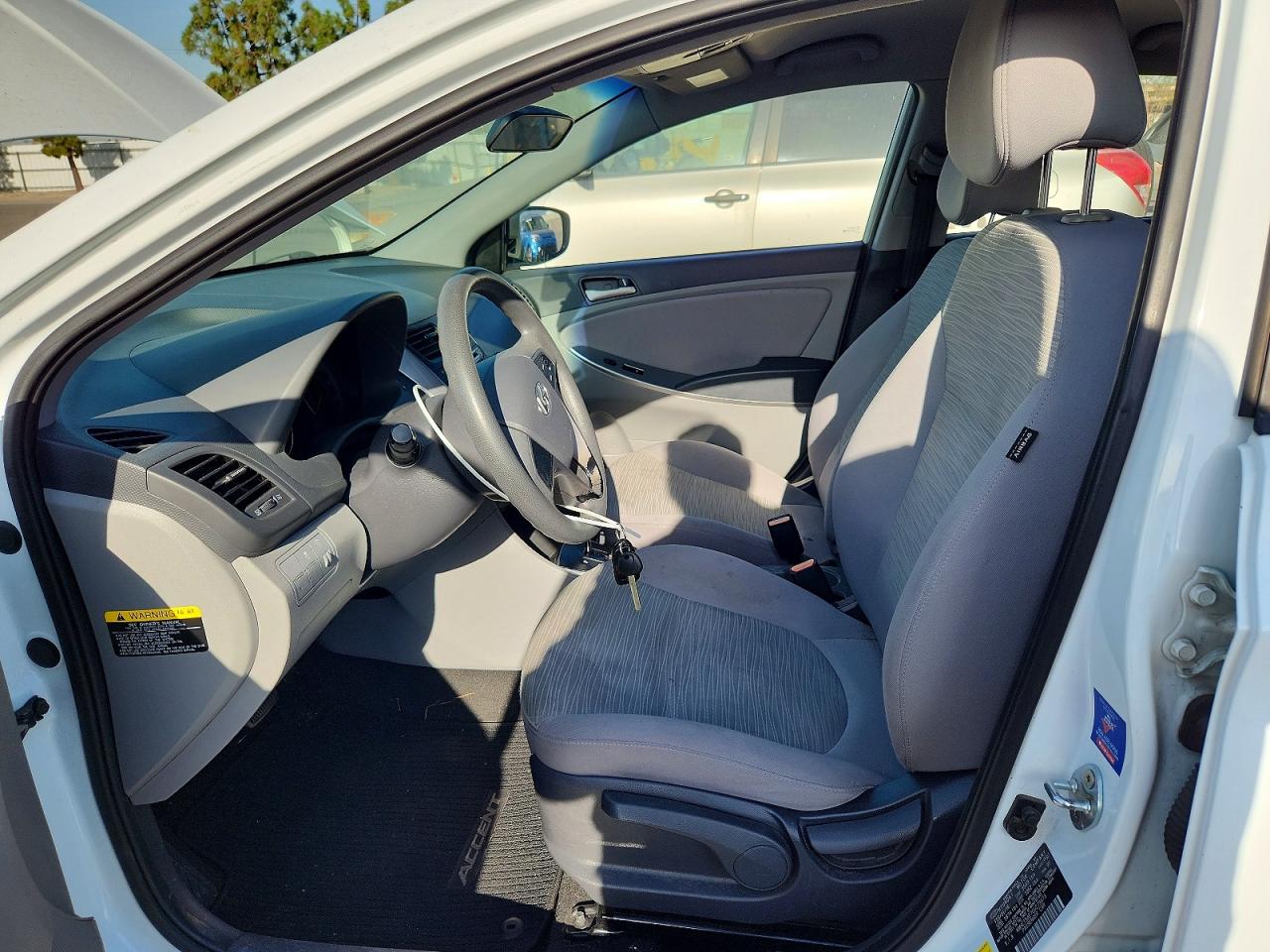 2016 Hyundai Accent Se Белый vin: KMHCT5AE7GU279473