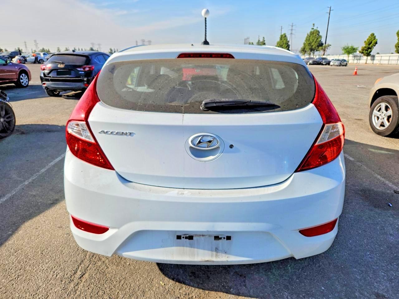 2016 Hyundai Accent Se Белый vin: KMHCT5AE7GU279473