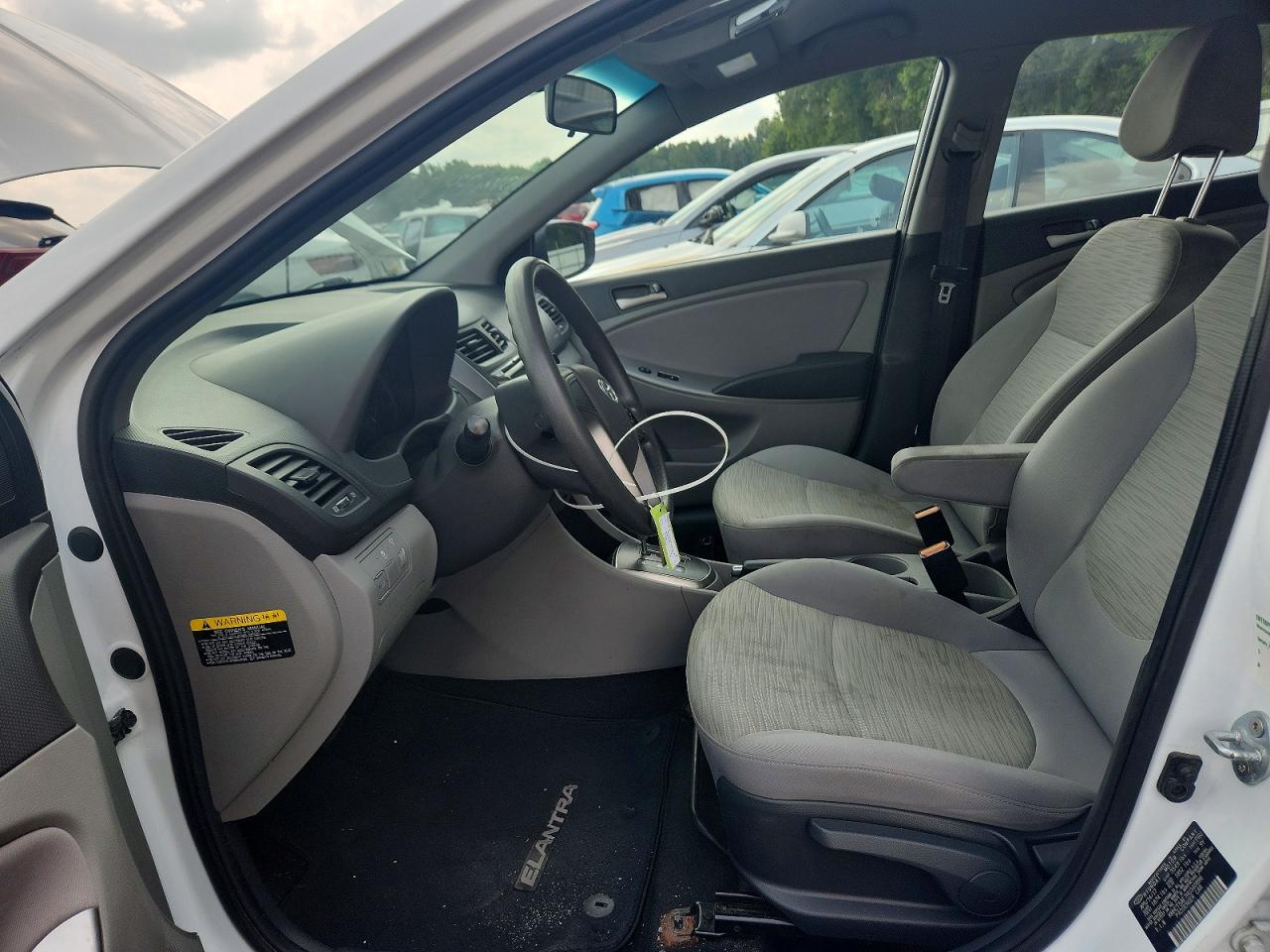 2017 Hyundai Accent Se Белый vin: KMHCT5AE7HU340886