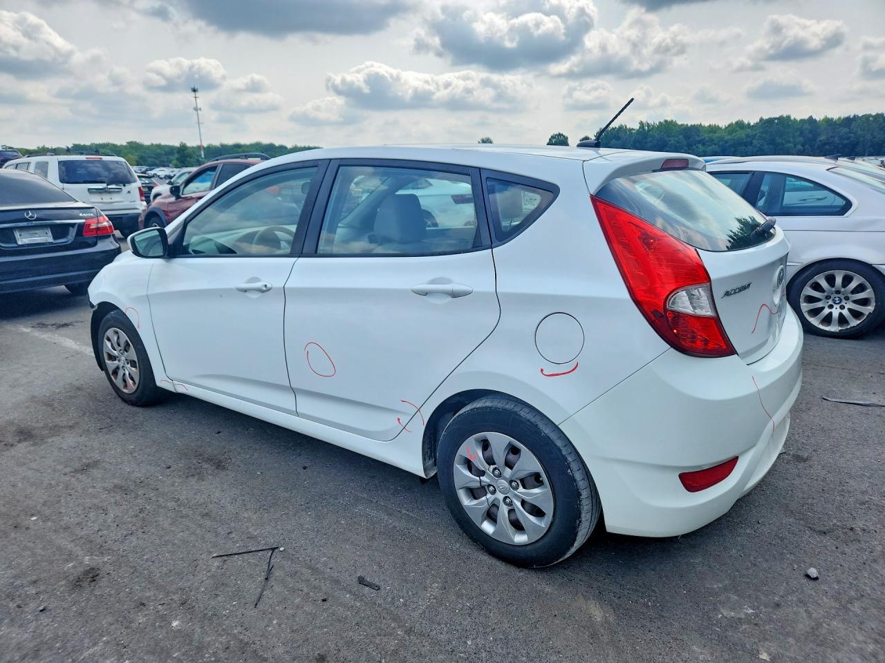 2017 Hyundai Accent Se Белый vin: KMHCT5AE7HU340886