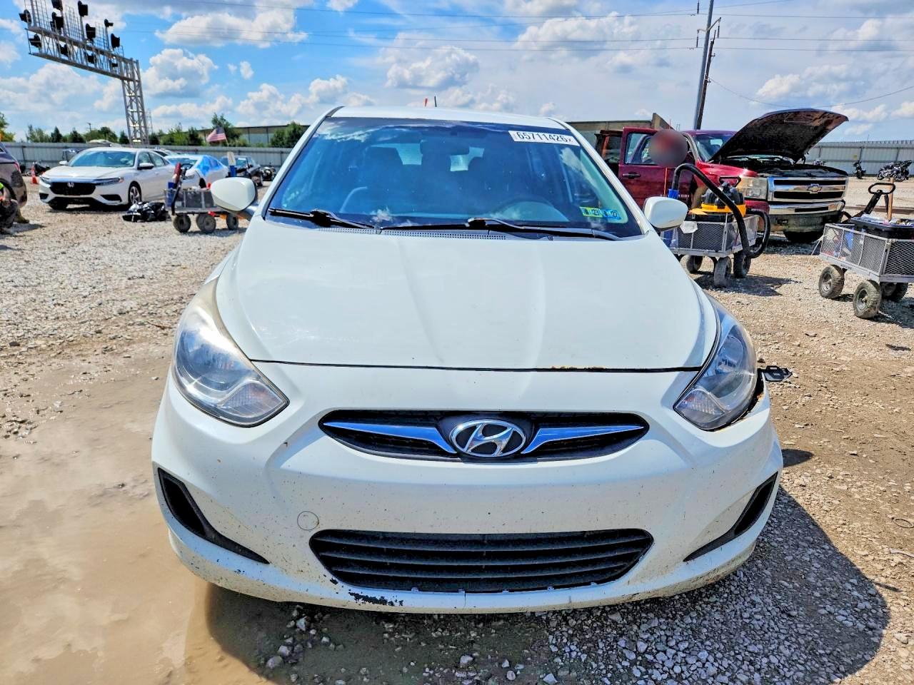 2012 Hyundai Accent Gs White vin: KMHCT5AE8CU043991