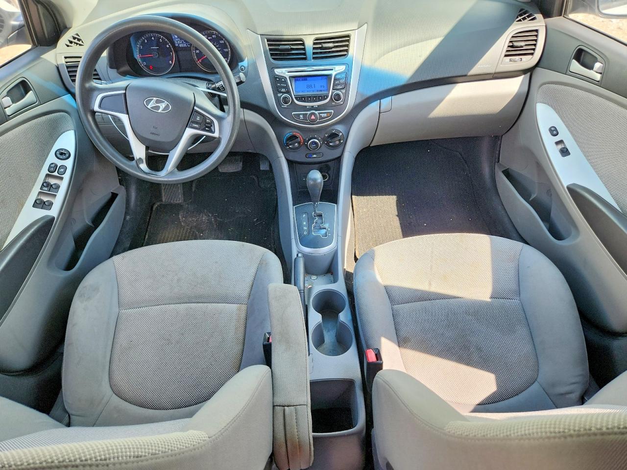 2012 Hyundai Accent Gs White vin: KMHCT5AE8CU043991