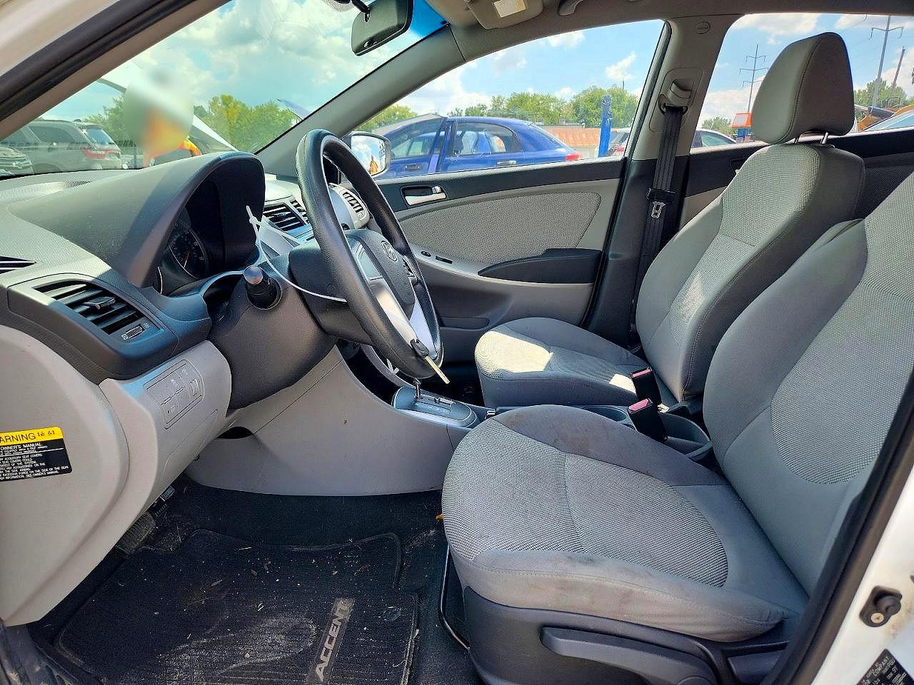2012 Hyundai Accent Gs White vin: KMHCT5AE8CU043991
