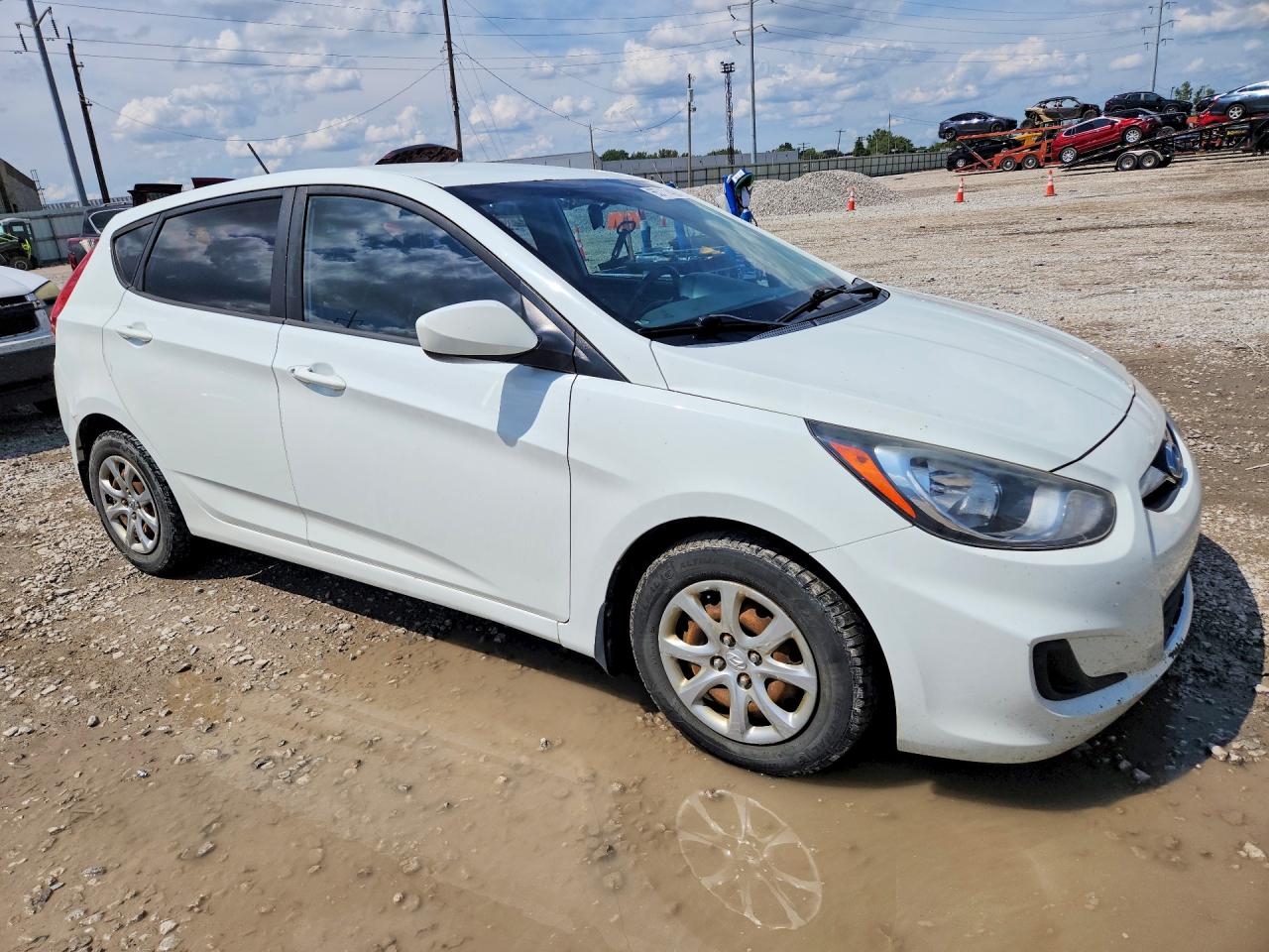 2012 Hyundai Accent Gs White vin: KMHCT5AE8CU043991