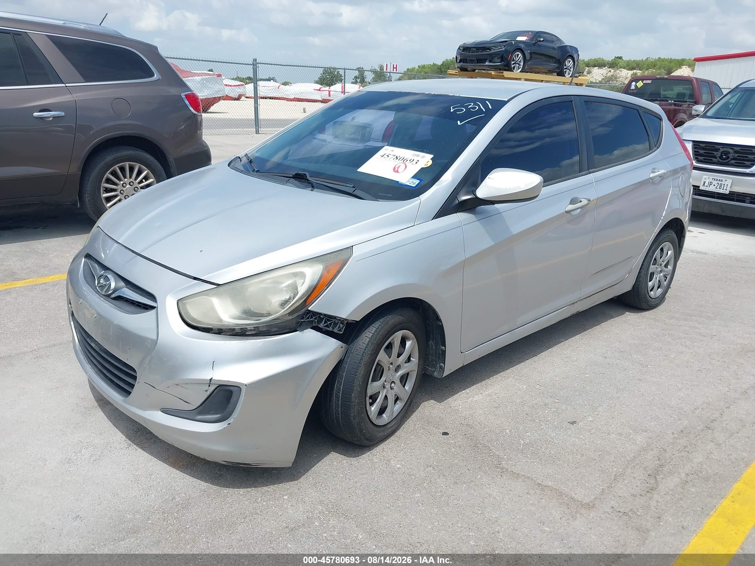 2013 Hyundai Accent Gs Silver vin: KMHCT5AE8DU075311