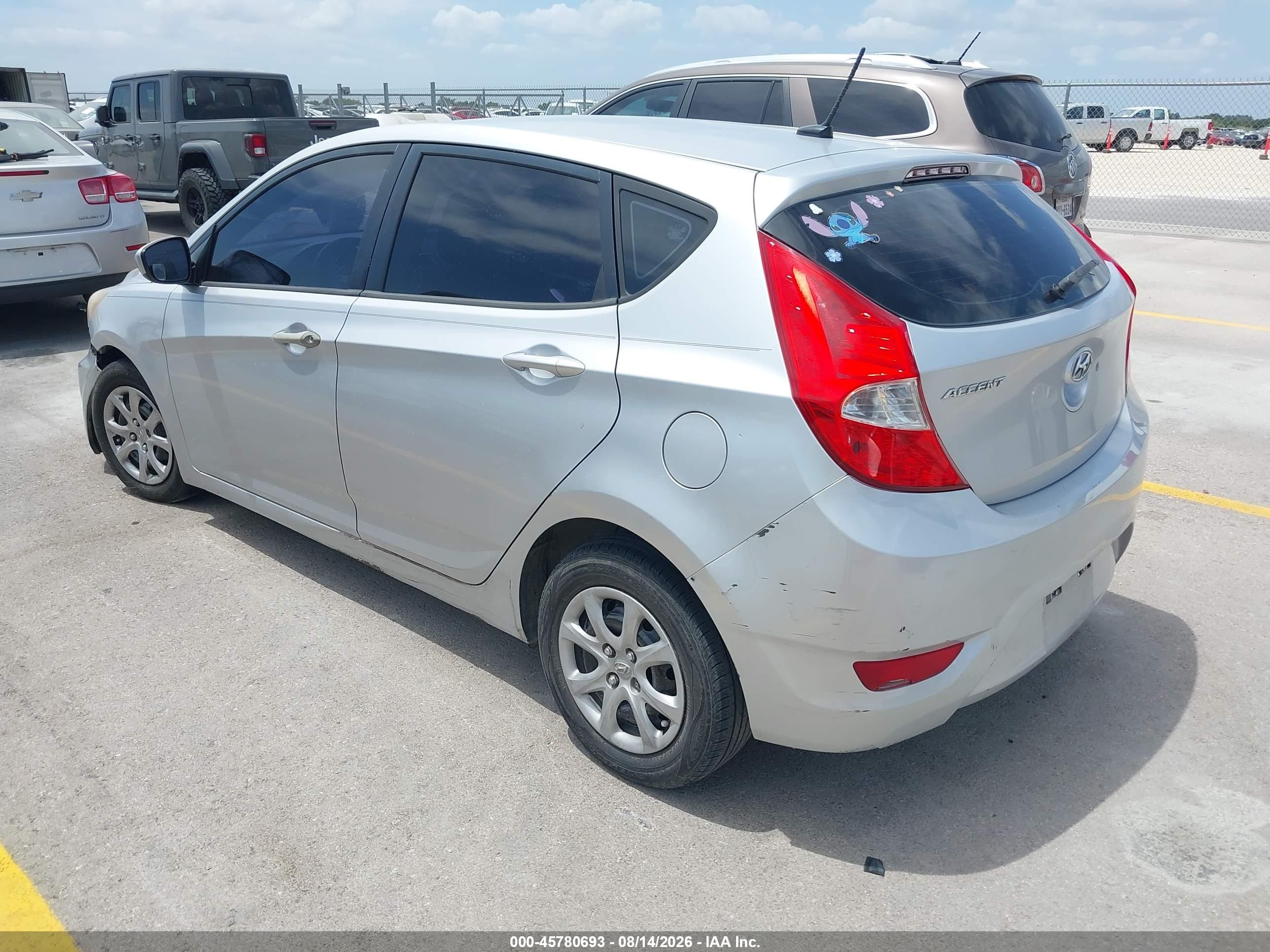 2013 Hyundai Accent Gs Silver vin: KMHCT5AE8DU075311