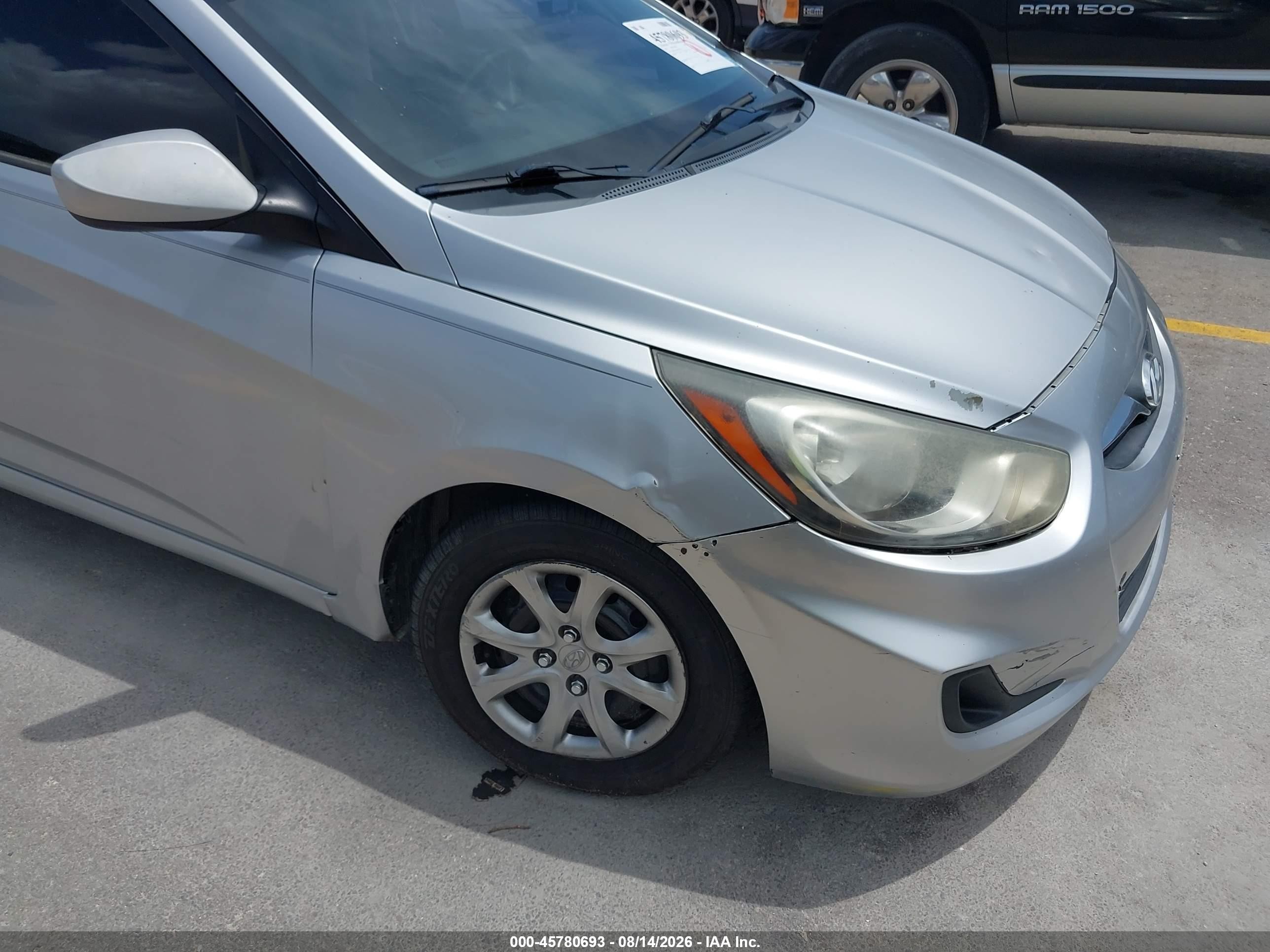 2013 Hyundai Accent Gs Silver vin: KMHCT5AE8DU075311