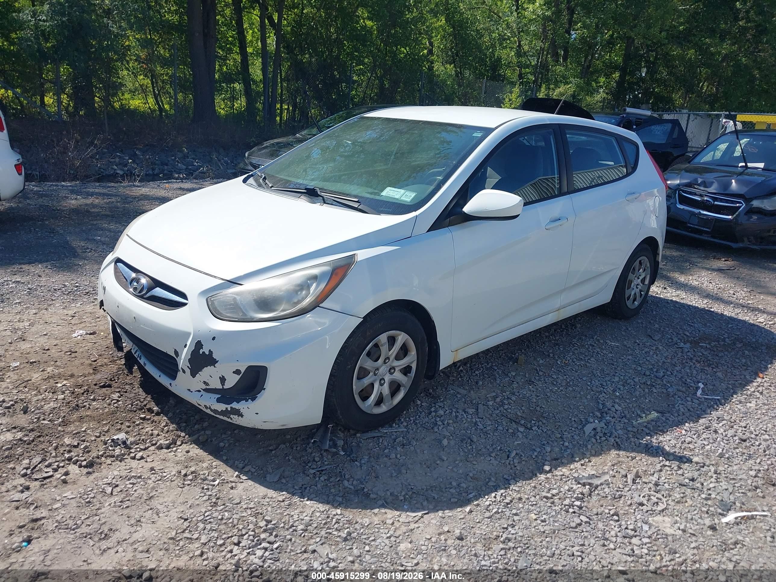 2013 Hyundai Accent Gs Белый vin: KMHCT5AE8DU084610