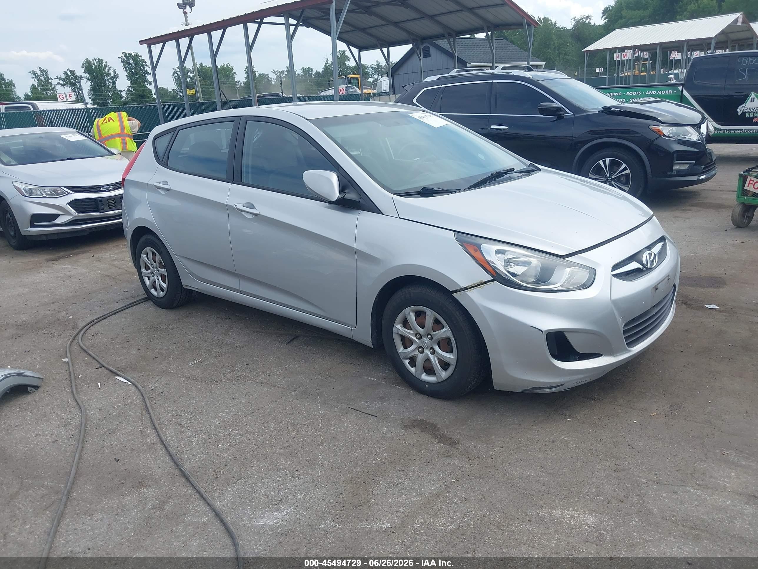 2014 Hyundai Accent Gs Silver vin: KMHCT5AE8EU146640