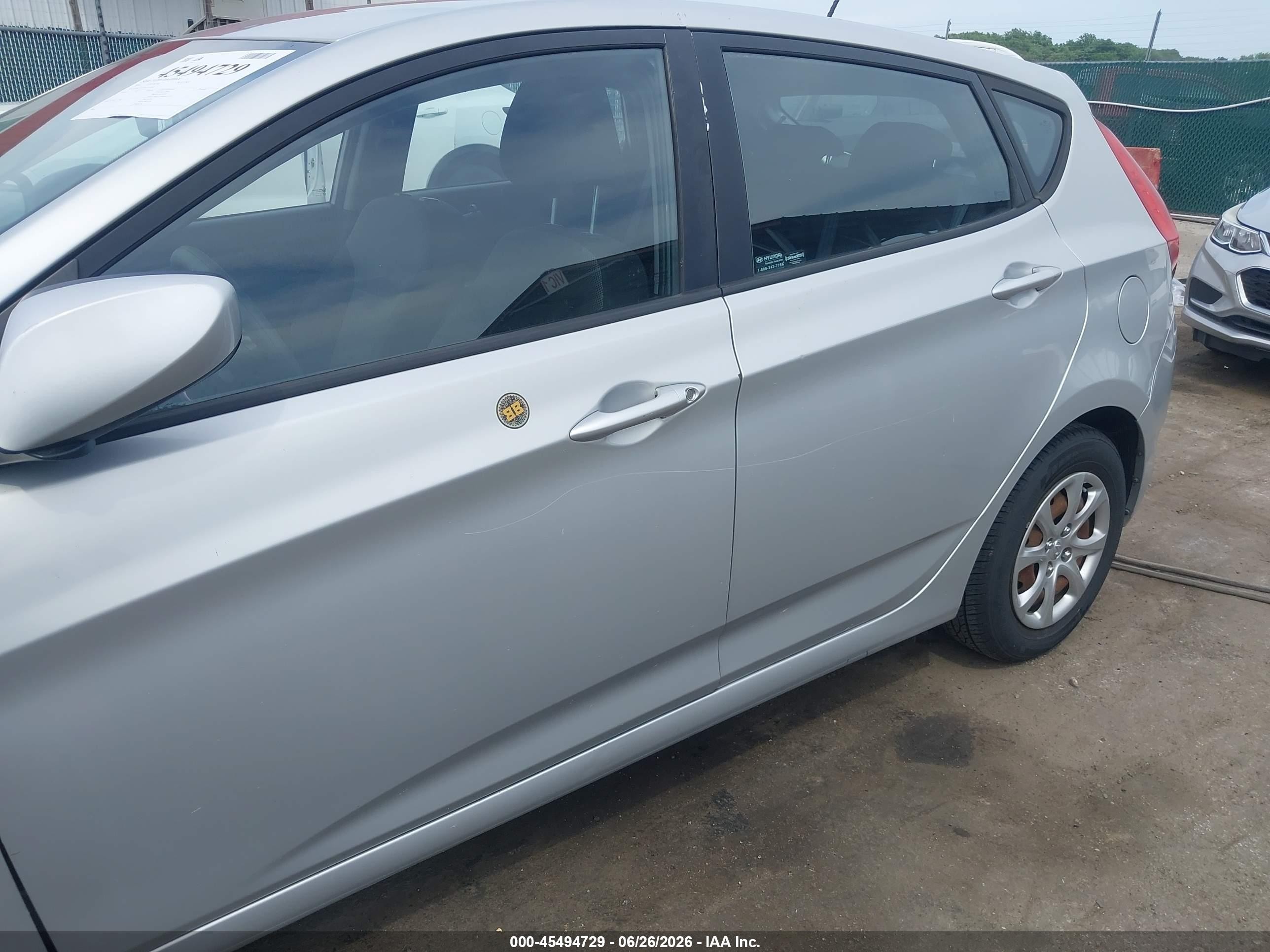 2014 Hyundai Accent Gs Silver vin: KMHCT5AE8EU146640