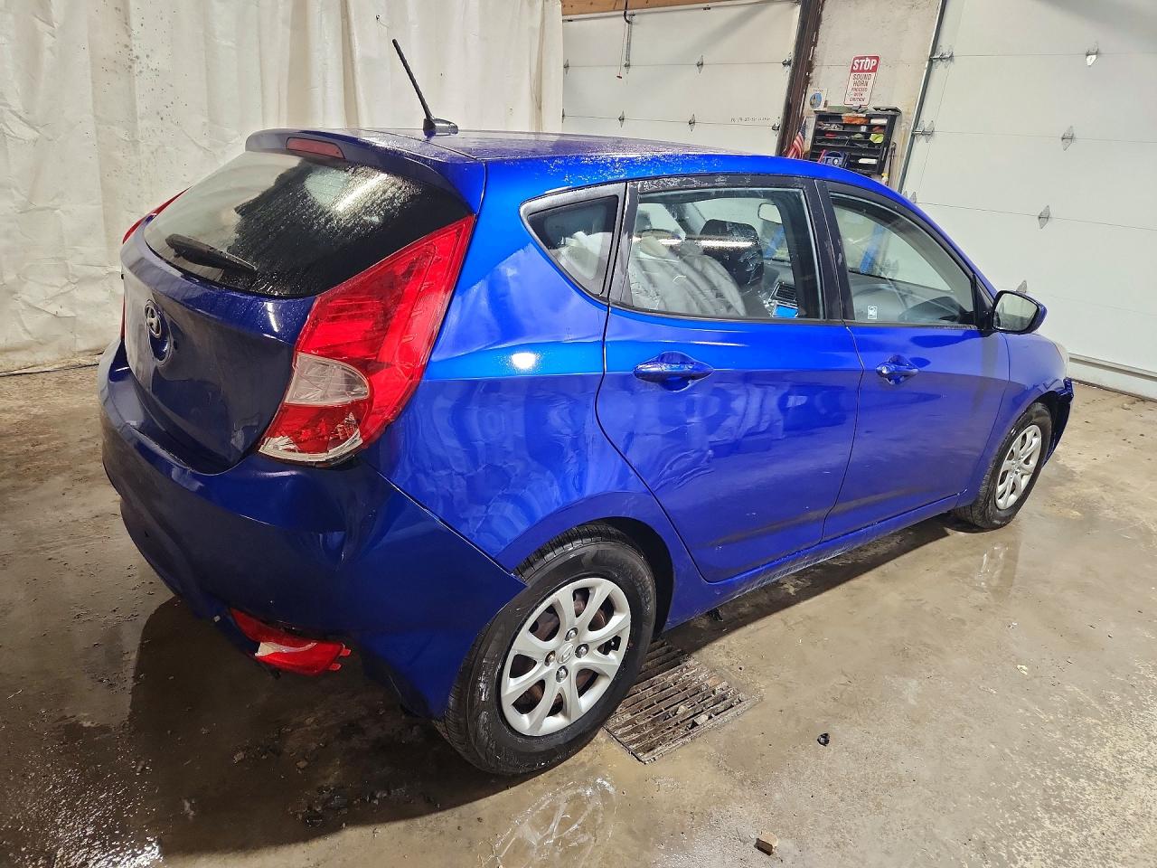 2014 Hyundai Accent Gs Blue vin: KMHCT5AE8EU181601