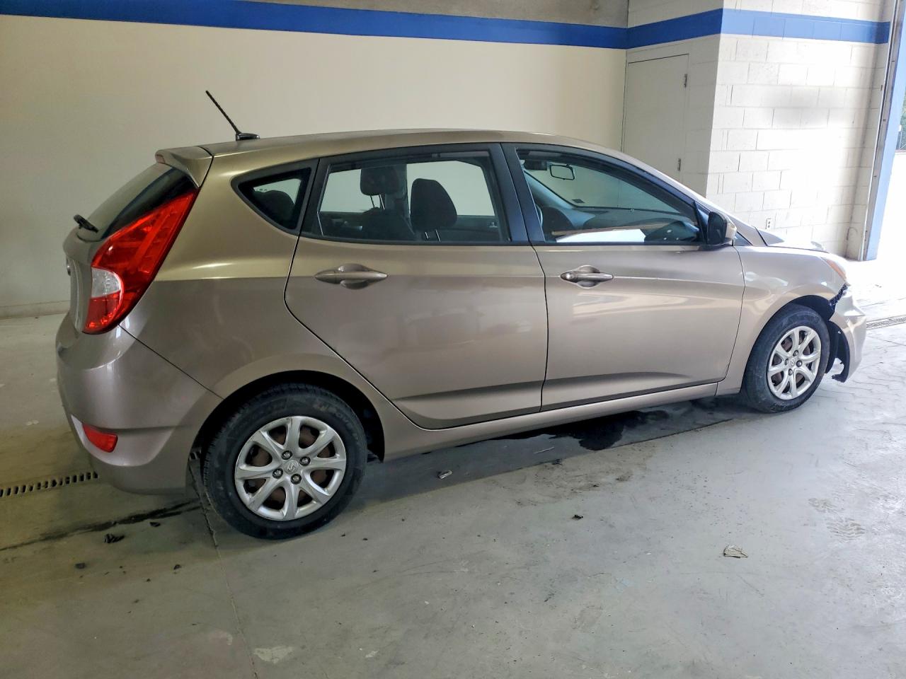 2014 Hyundai Accent Gs Tan vin: KMHCT5AE8EU188712