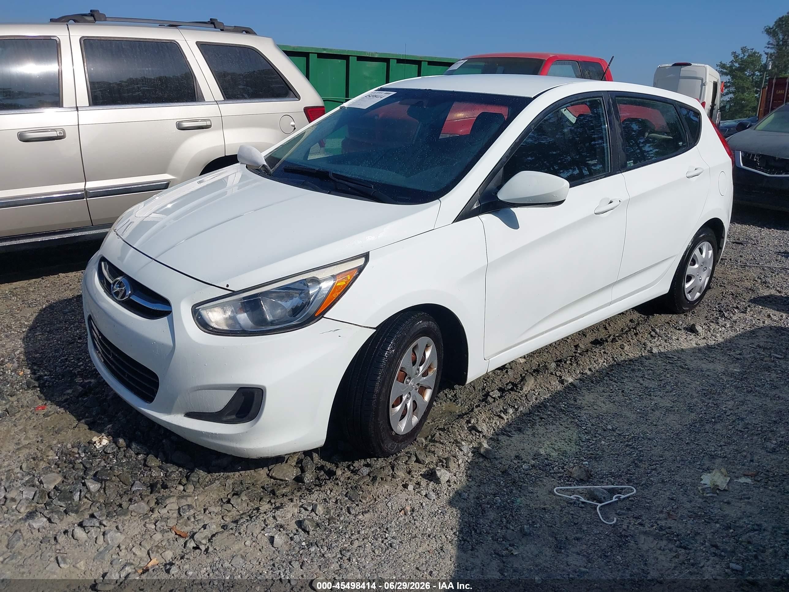 2015 Hyundai Accent Gs Белый vin: KMHCT5AE8FU213545