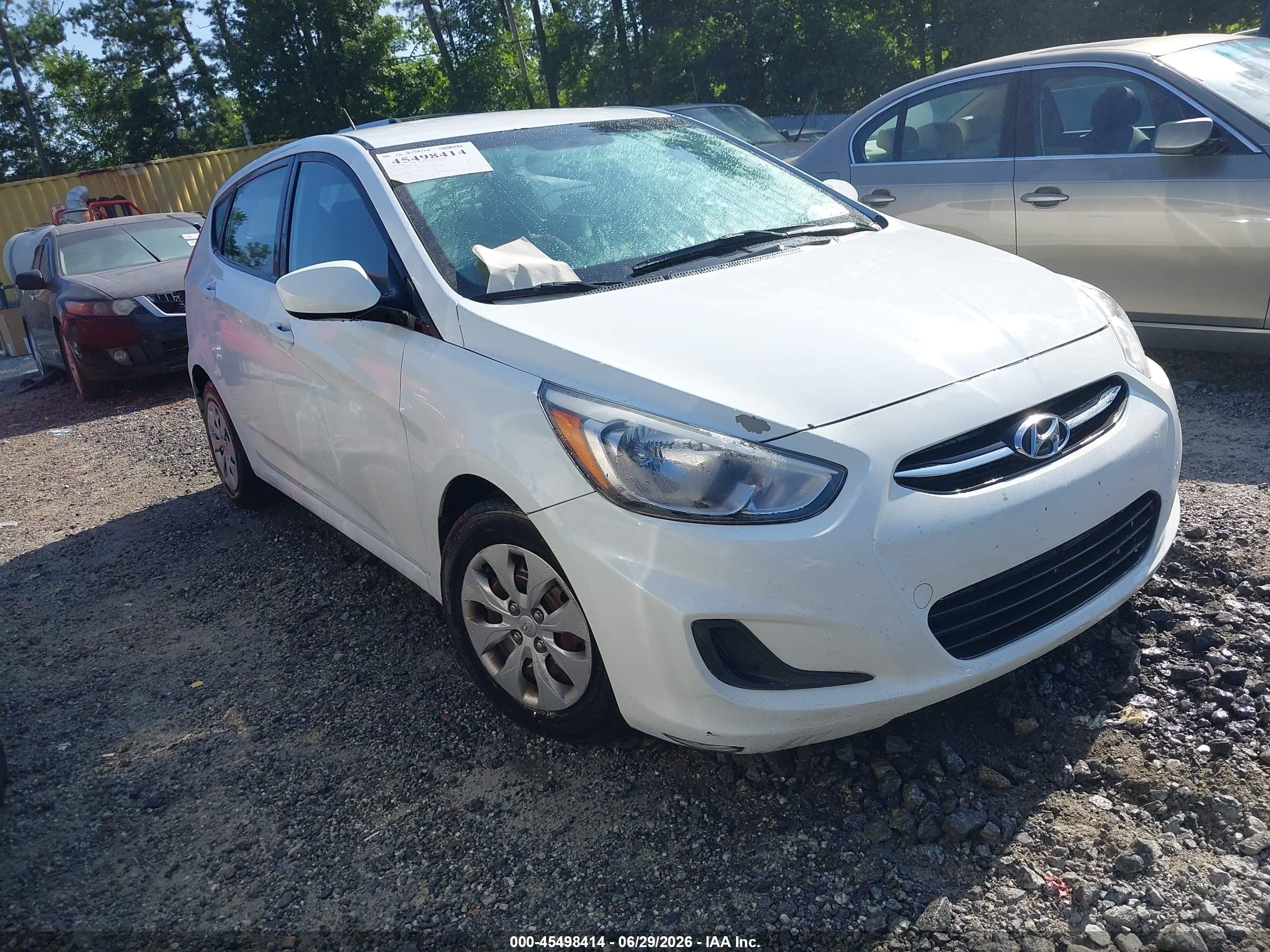 2015 Hyundai Accent Gs Белый vin: KMHCT5AE8FU213545