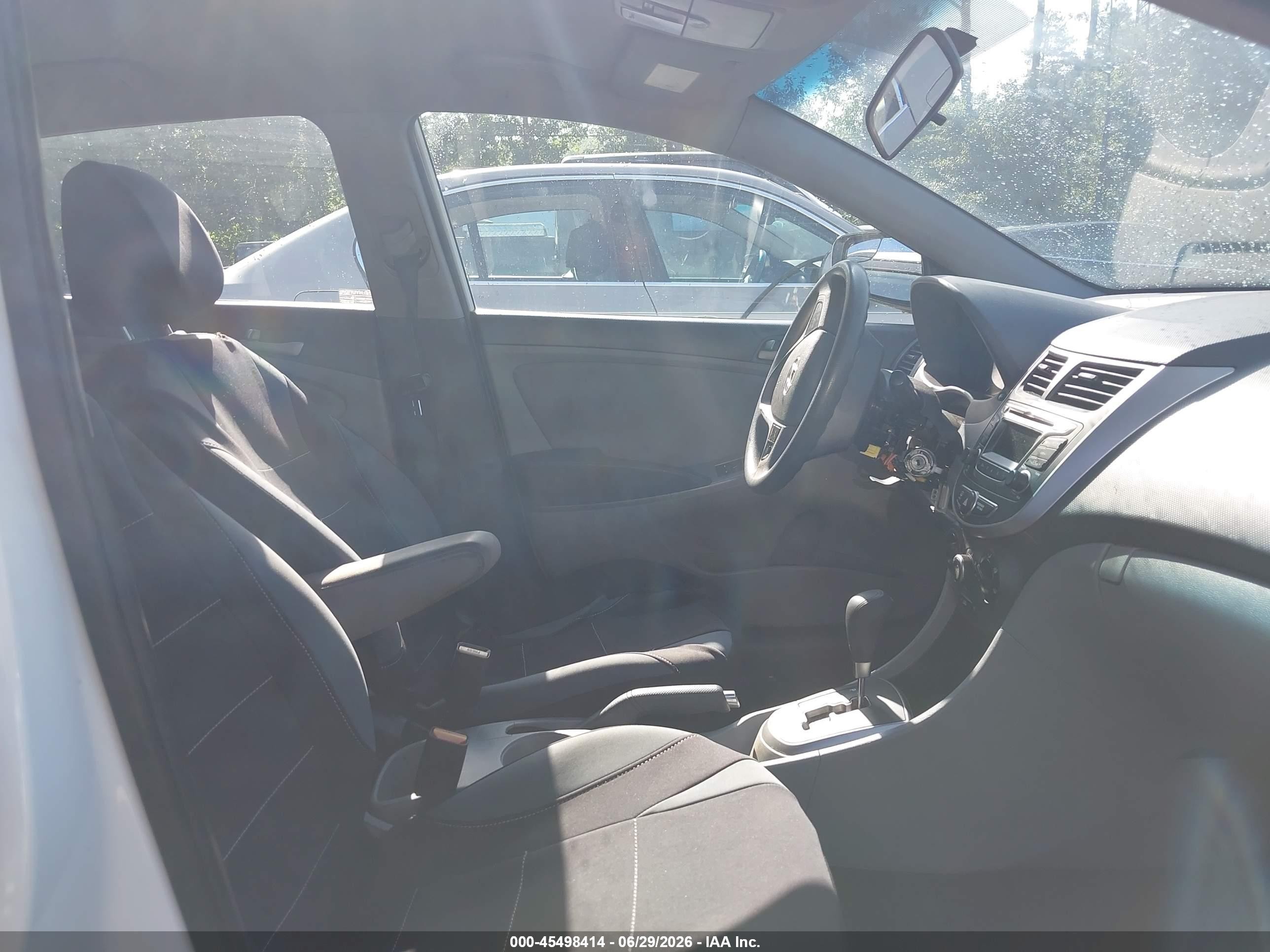 2015 Hyundai Accent Gs Белый vin: KMHCT5AE8FU213545