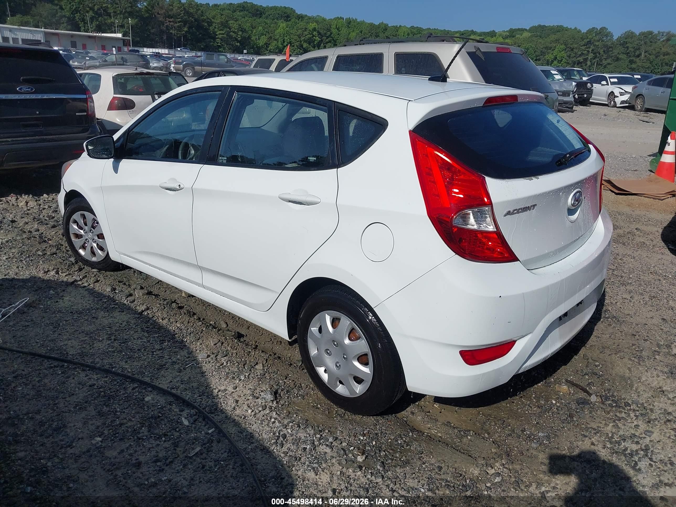 2015 Hyundai Accent Gs Белый vin: KMHCT5AE8FU213545