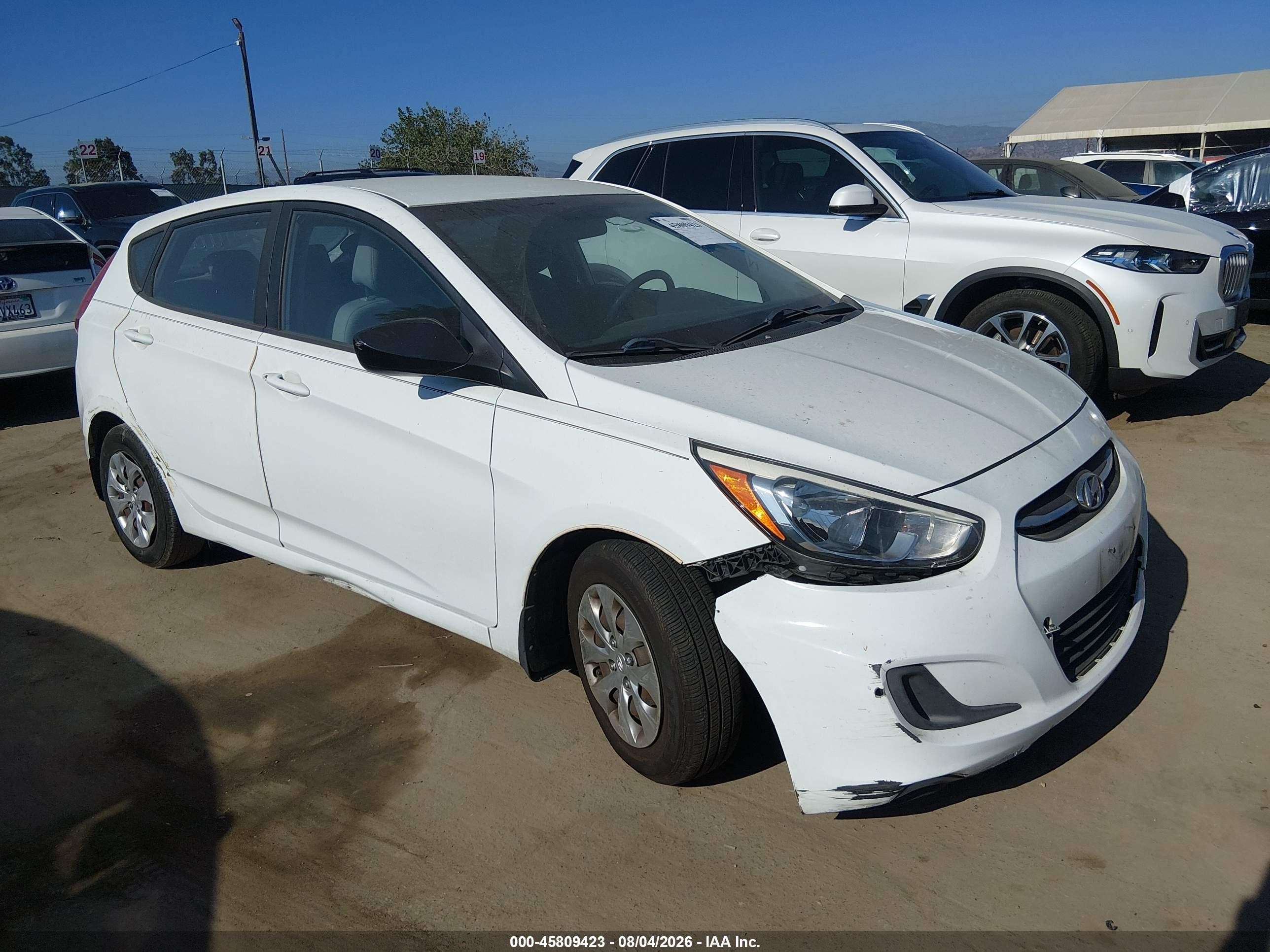 2015 Hyundai Accent Gs White vin: KMHCT5AE8FU215621