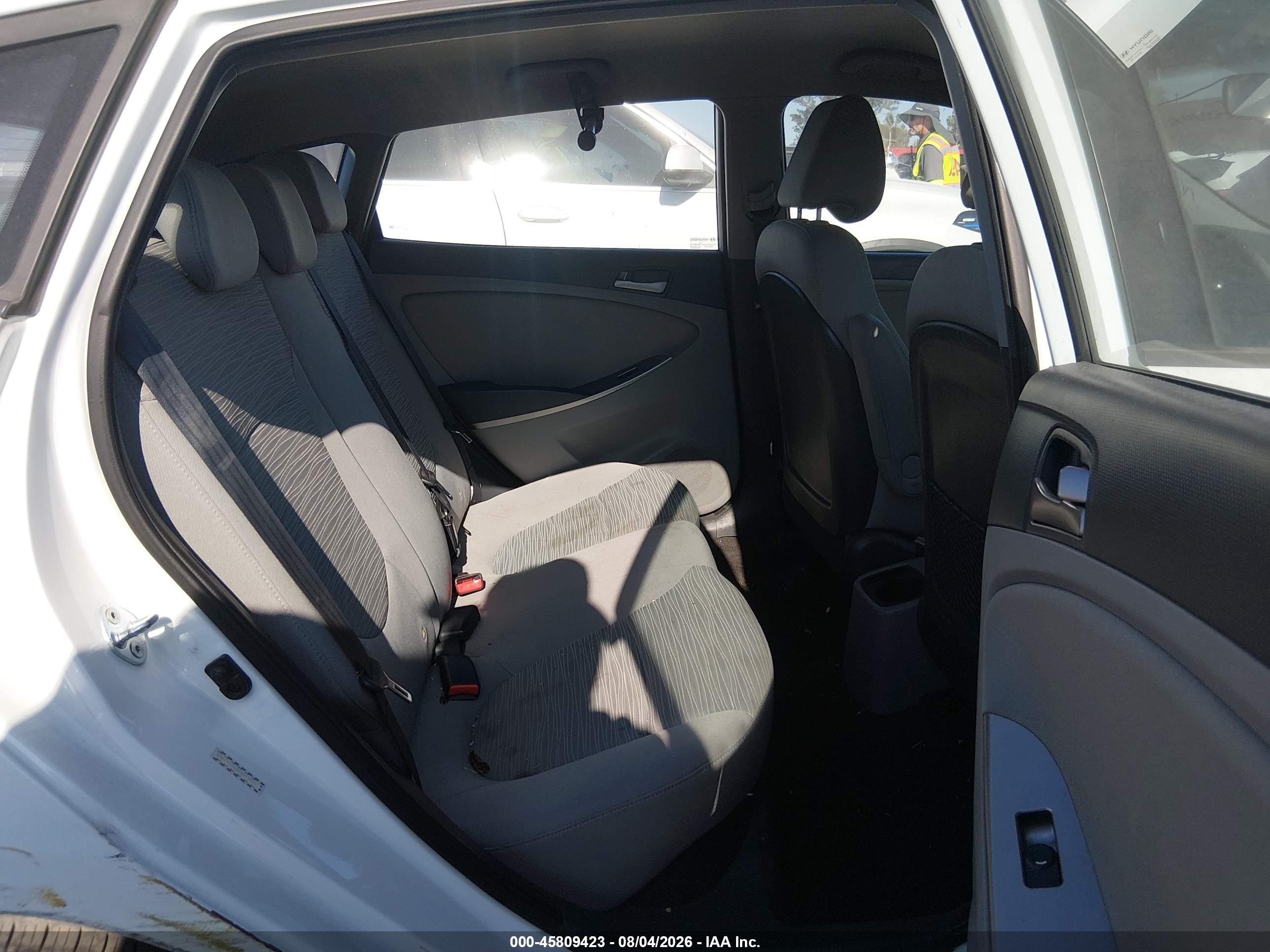 2015 Hyundai Accent Gs White vin: KMHCT5AE8FU215621