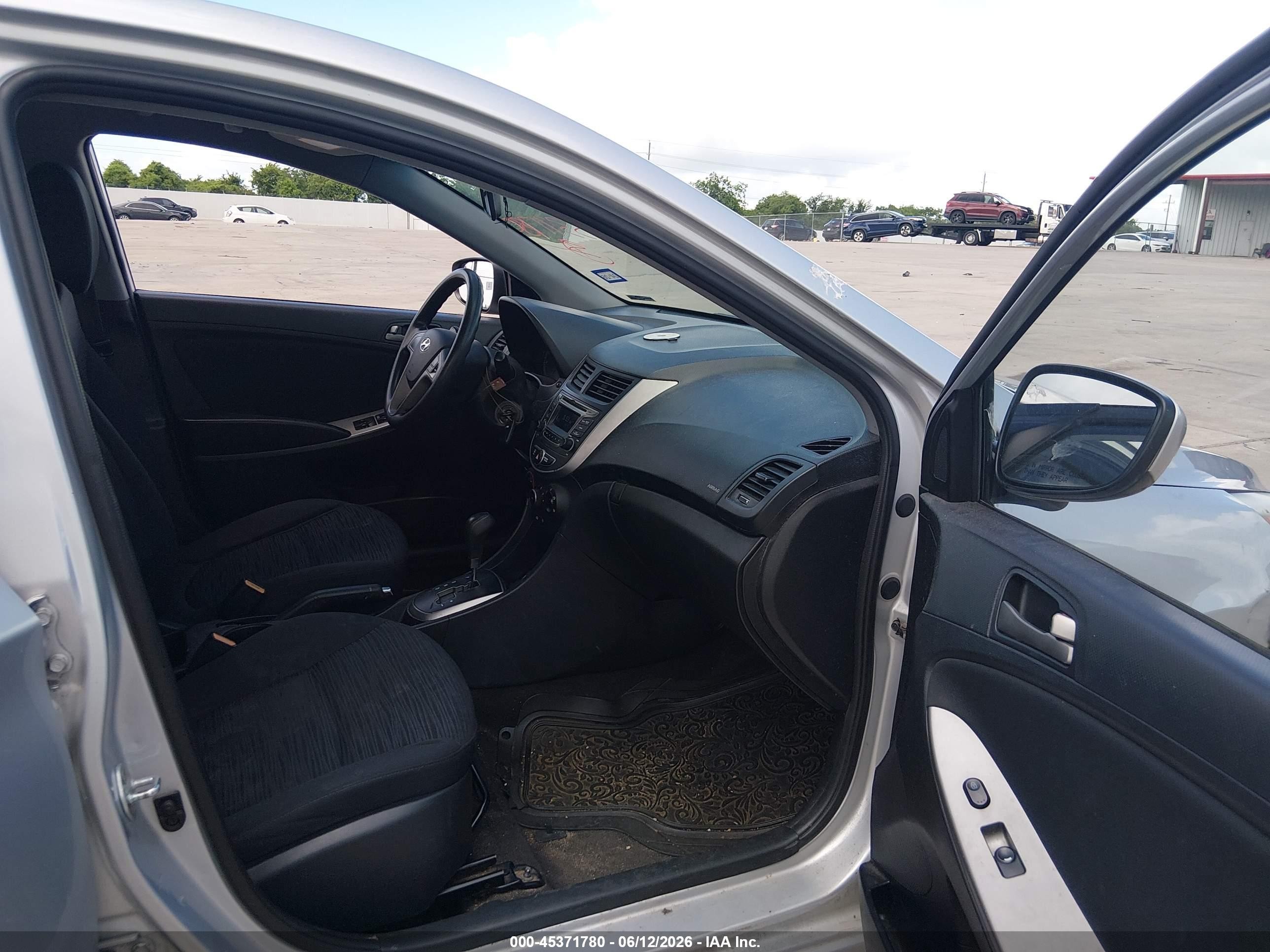 2016 Hyundai Accent Se Серебряный vin: KMHCT5AE8GU259863