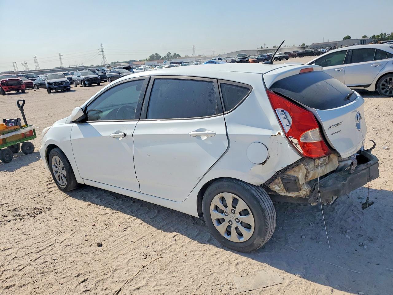 2016 Hyundai Accent Se Белый vin: KMHCT5AE8GU272418