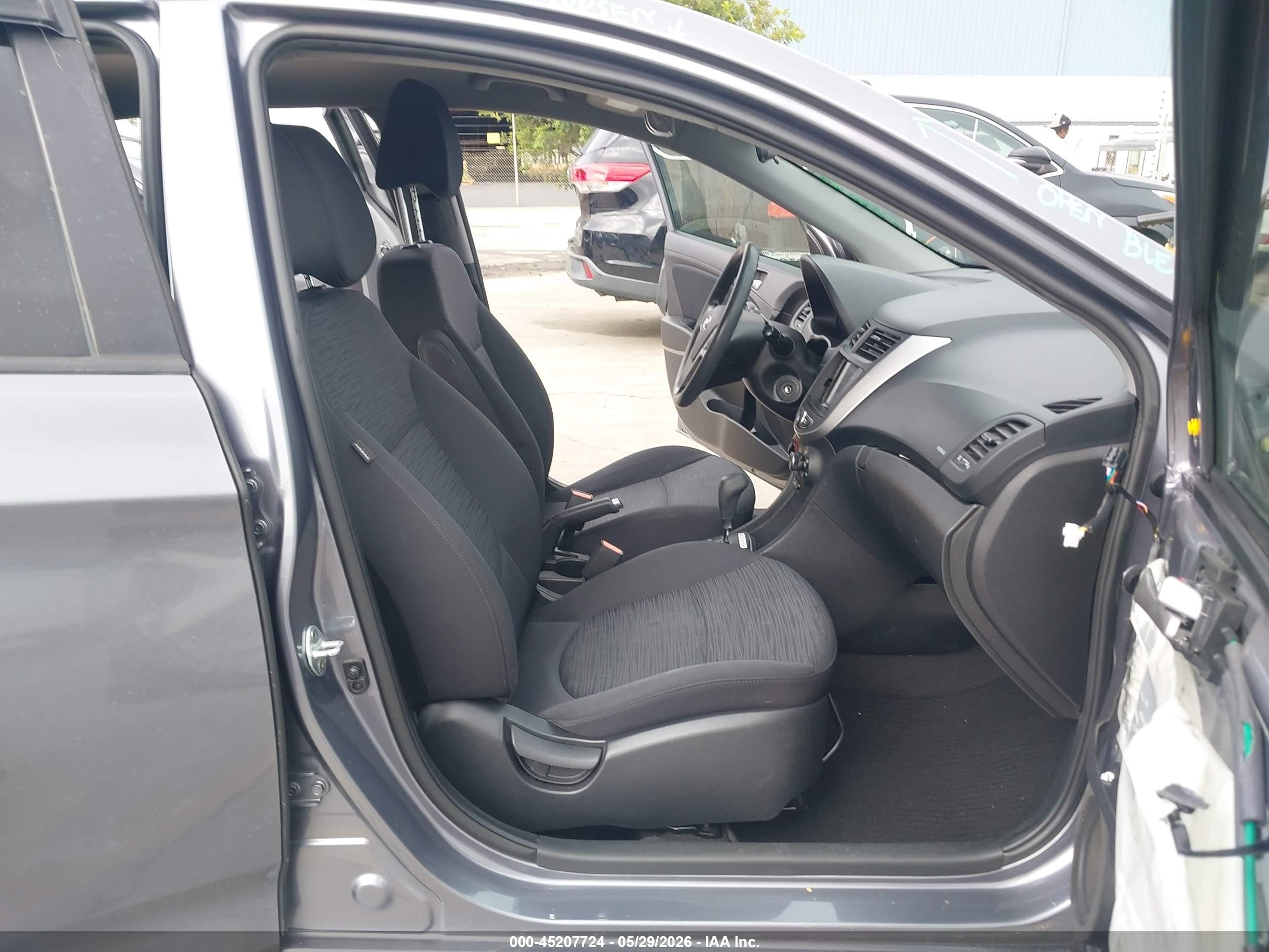 2016 Hyundai Accent Se Gray vin: KMHCT5AE8GU283807