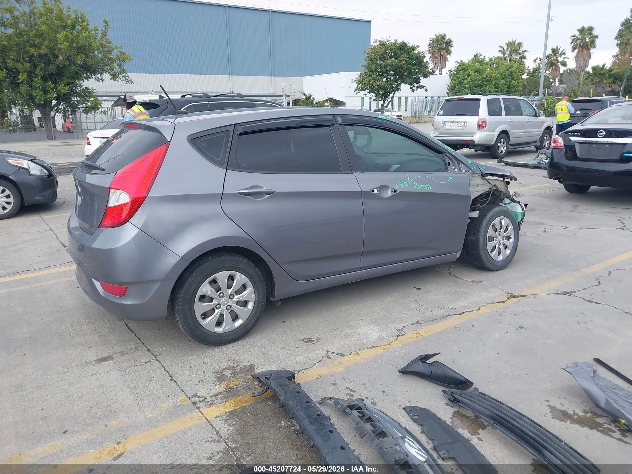 2016 Hyundai Accent Se Gray vin: KMHCT5AE8GU283807