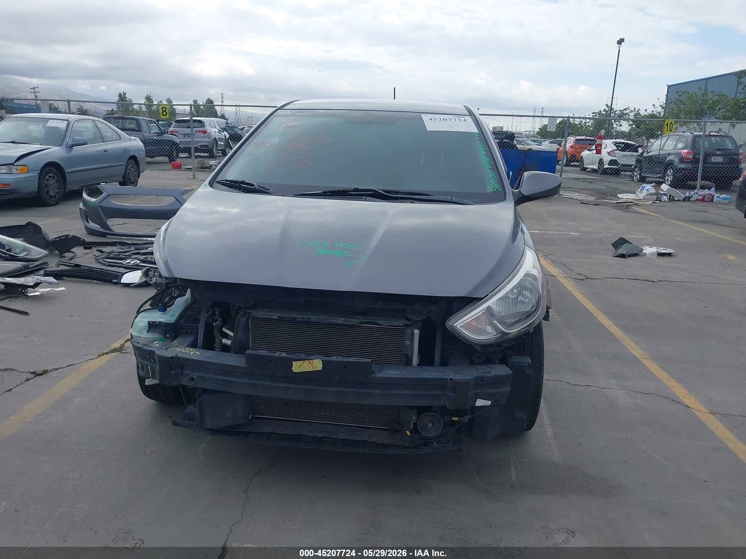 2016 Hyundai Accent Se Gray vin: KMHCT5AE8GU283807