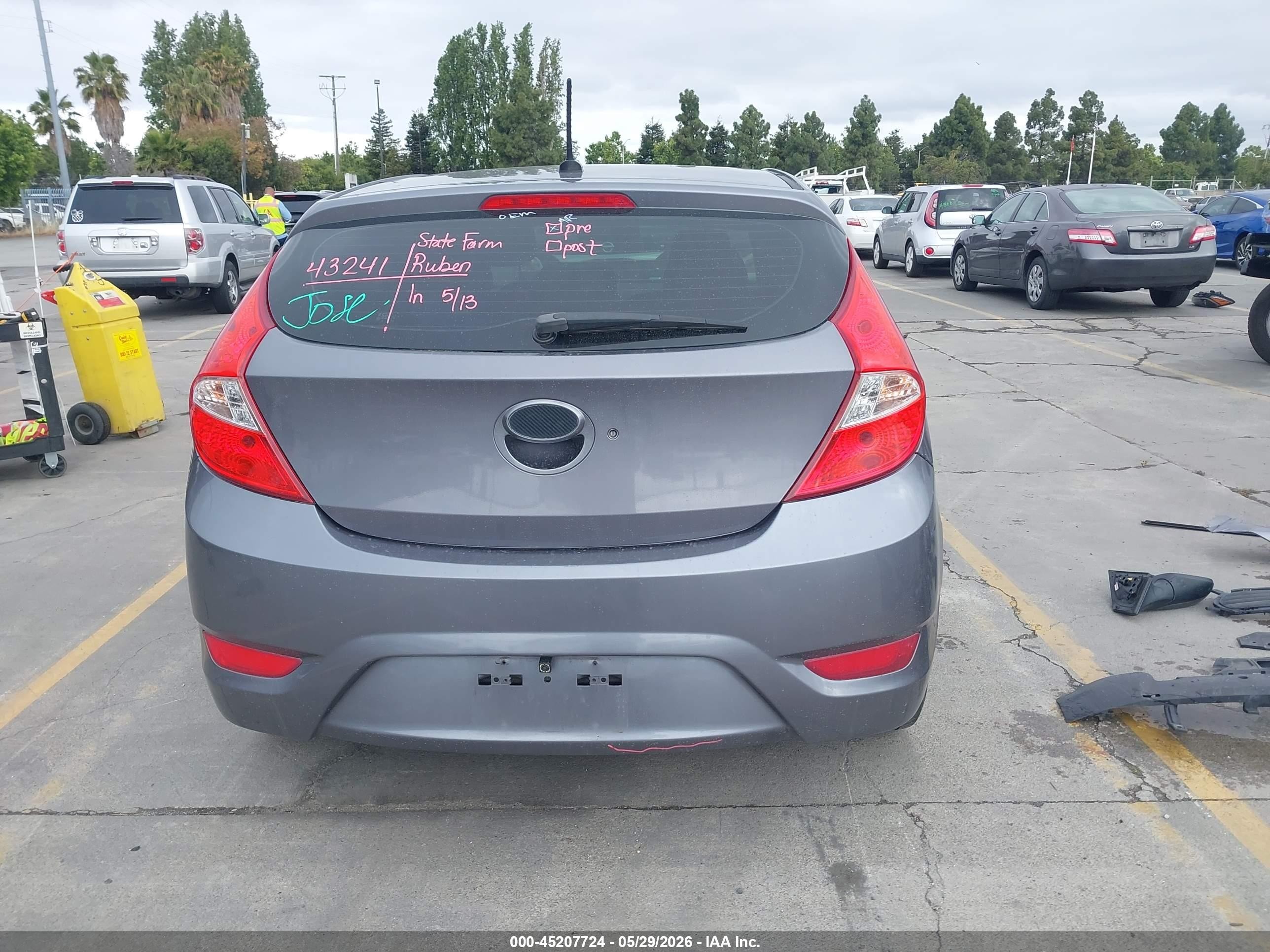 2016 Hyundai Accent Se Gray vin: KMHCT5AE8GU283807