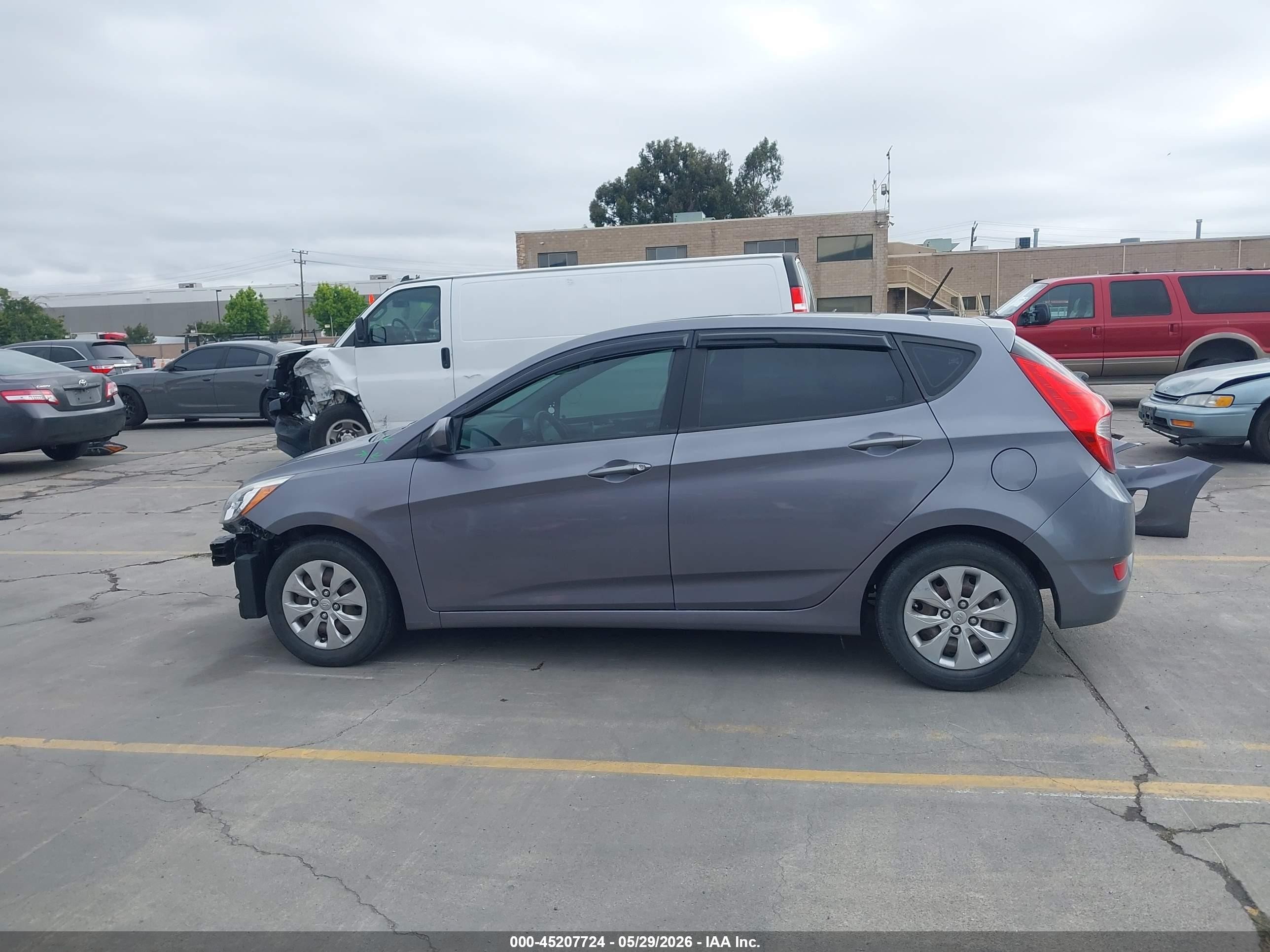 2016 Hyundai Accent Se Gray vin: KMHCT5AE8GU283807