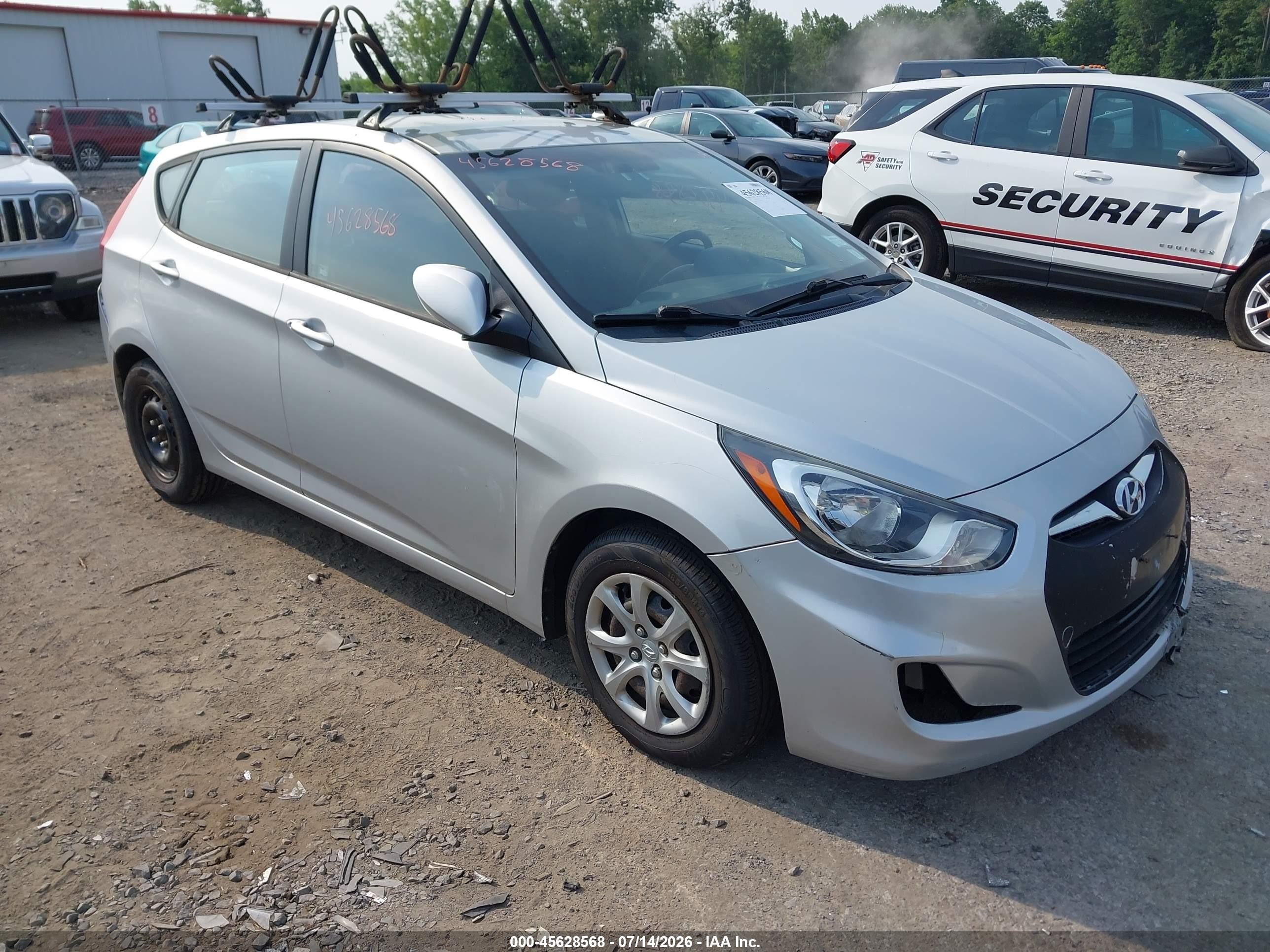 2012 Hyundai Accent Gs Silver vin: KMHCT5AE9CU043627
